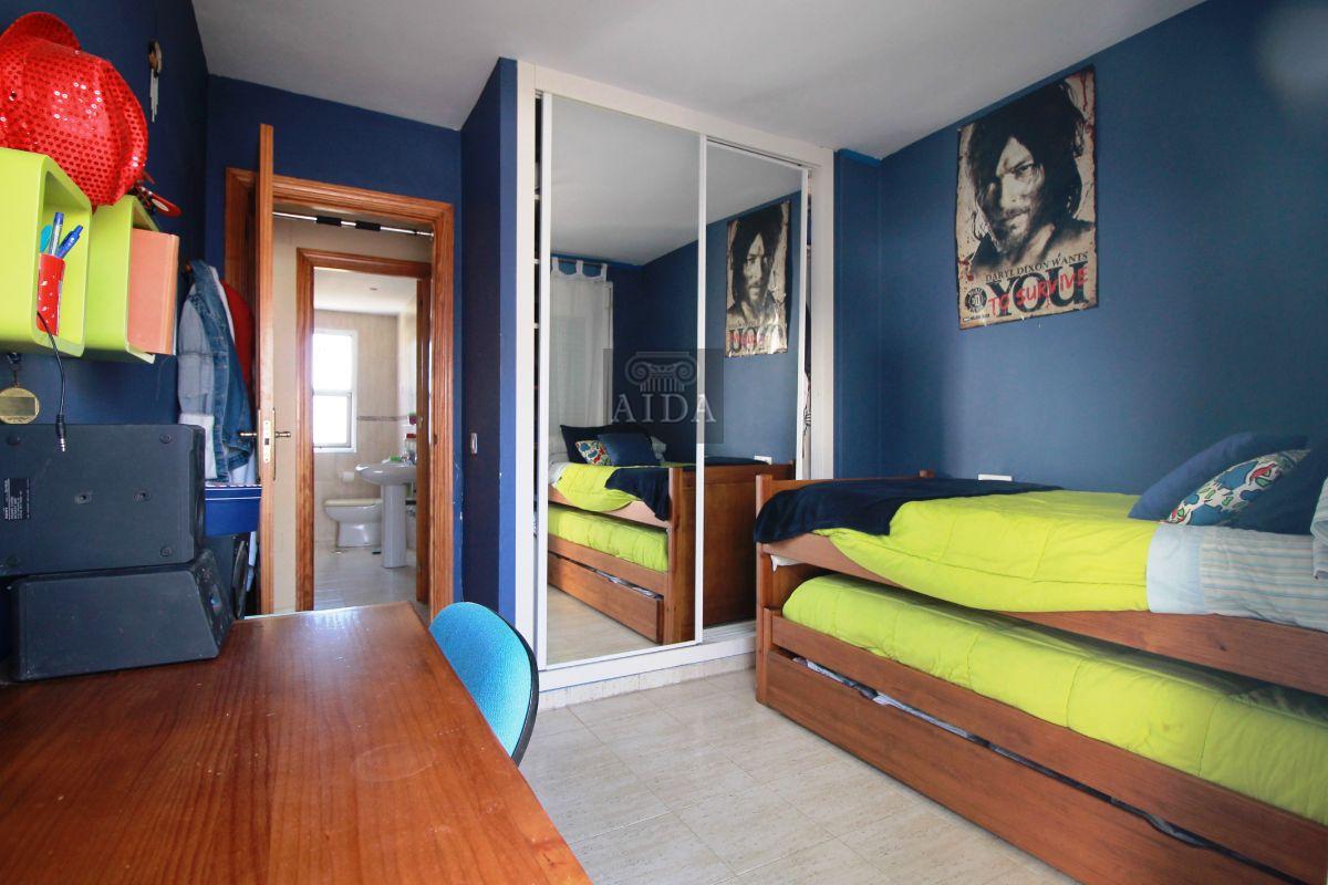 For sale of duplex in Estepona