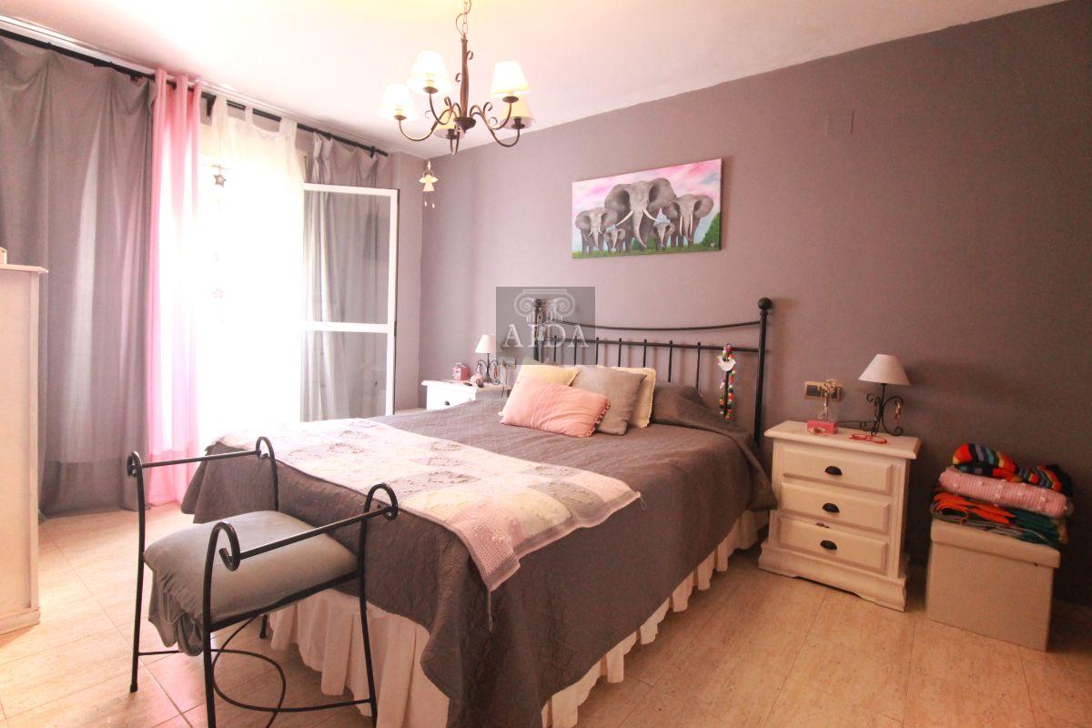 For sale of duplex in Estepona