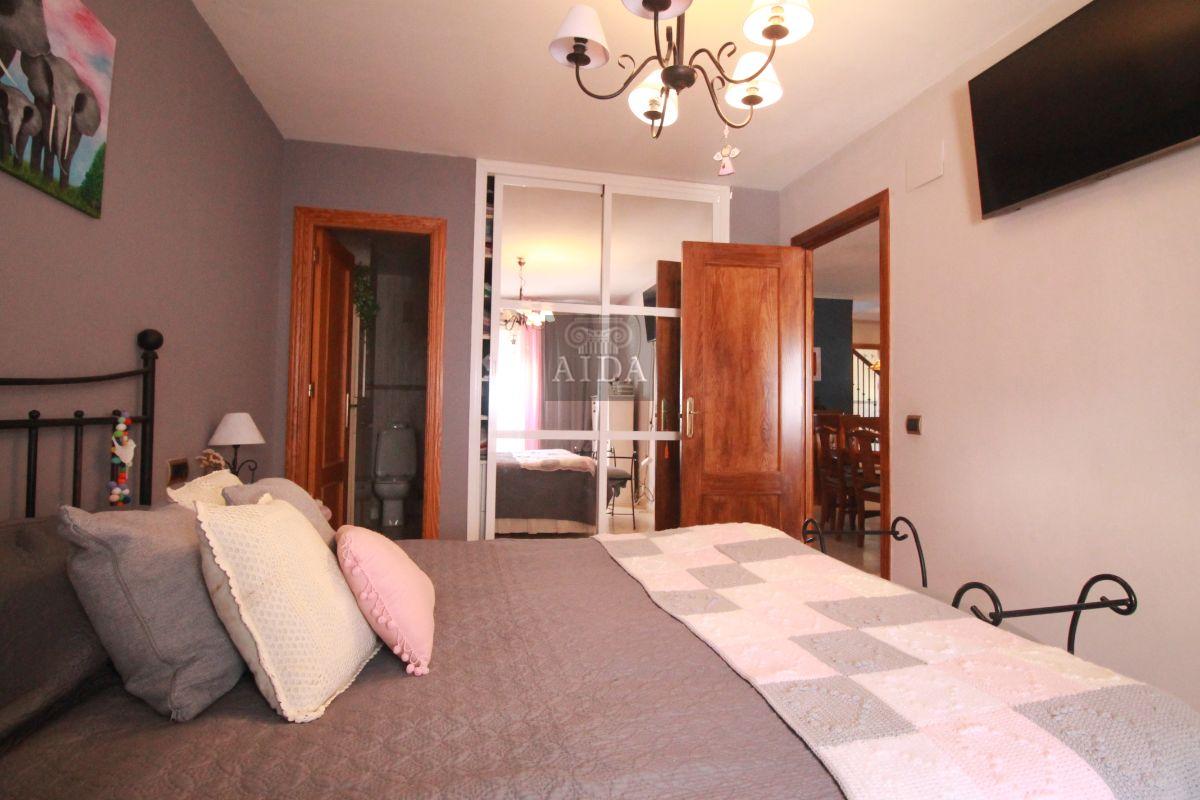 For sale of duplex in Estepona