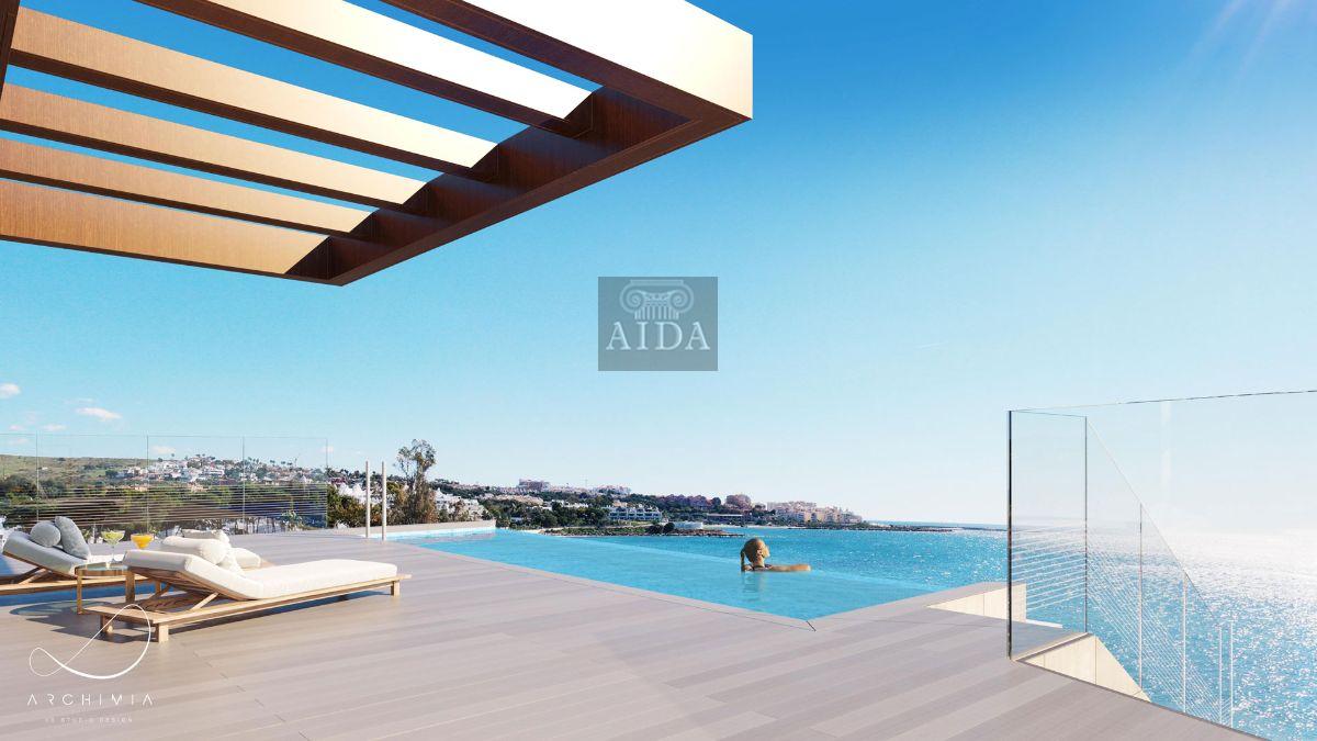 For sale of penthouse in Estepona