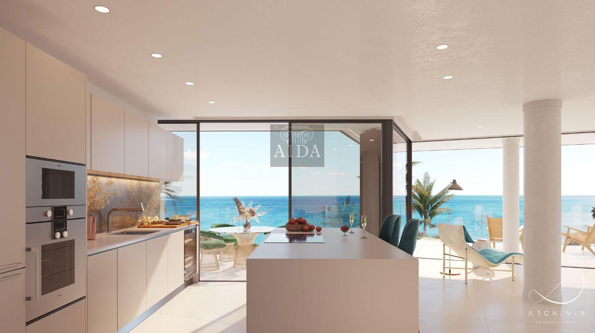 For sale of penthouse in Estepona