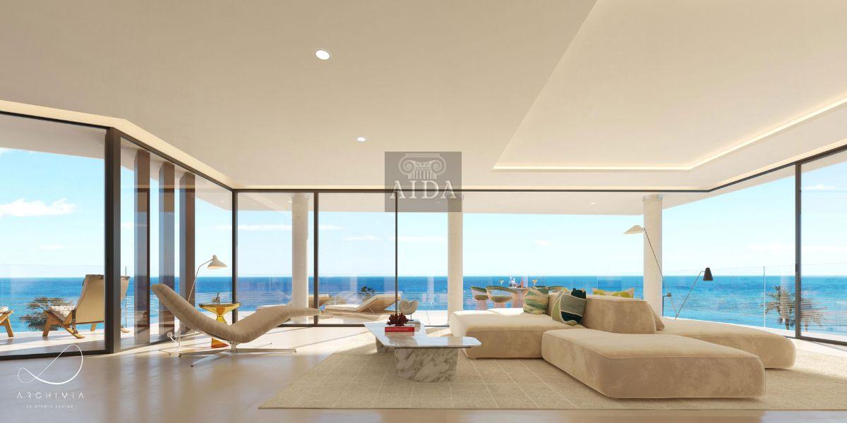 For sale of penthouse in Estepona