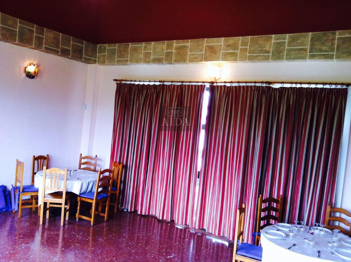 For sale of commercial in Estepona