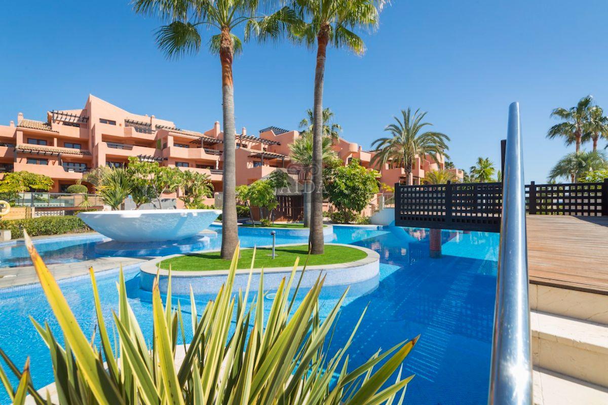 For sale of penthouse in Estepona