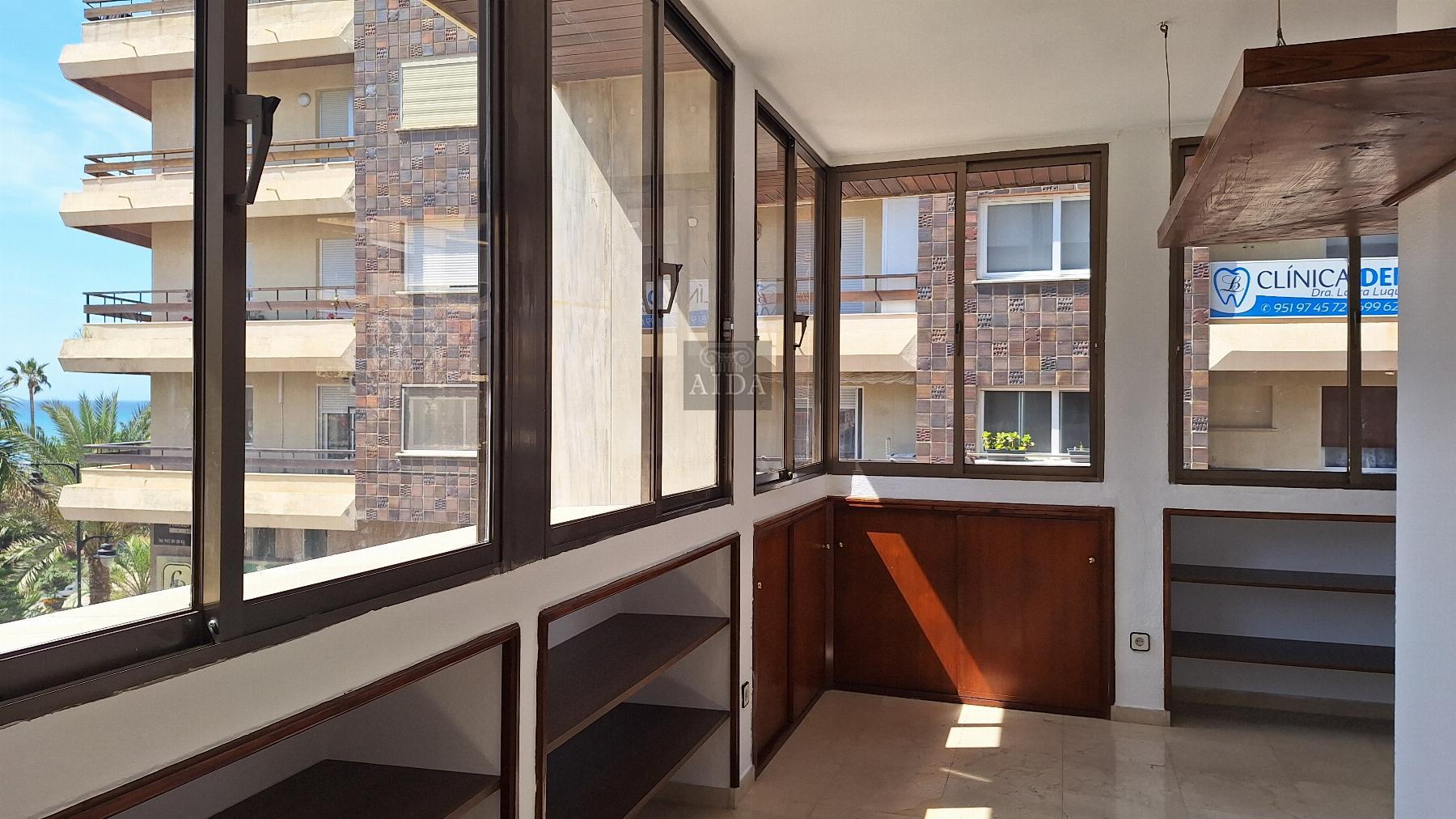 For rent of office in Estepona
