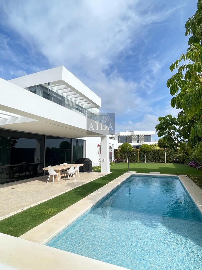 Venta de chalet en Estepona