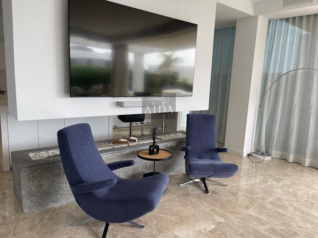 For sale of chalet in Estepona