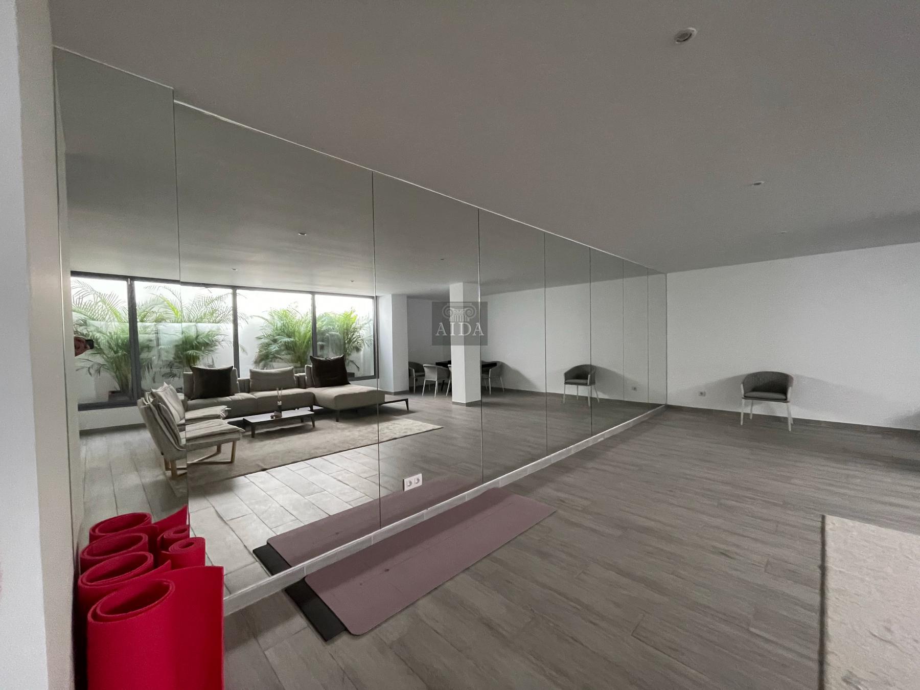 For sale of chalet in Estepona