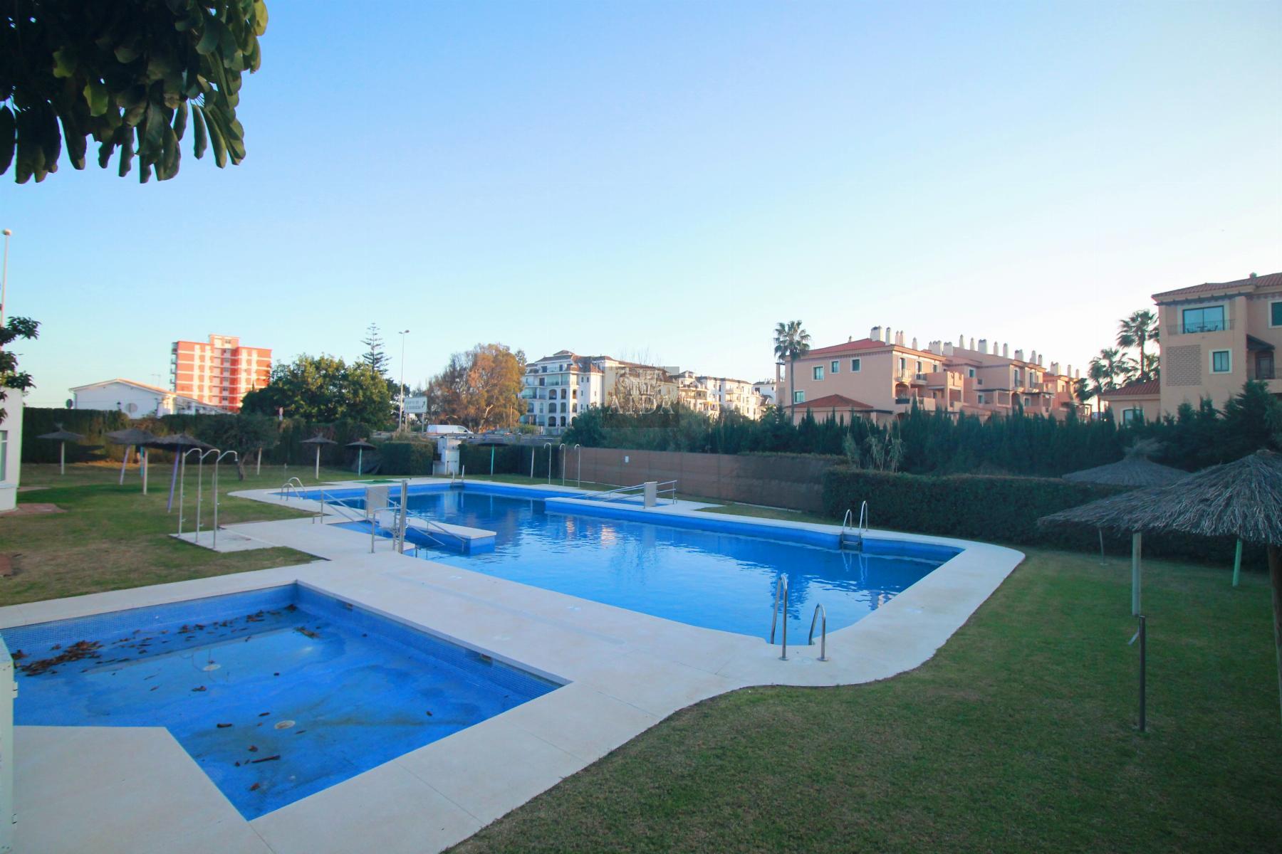 For sale of flat in San Luis de Sabinillas