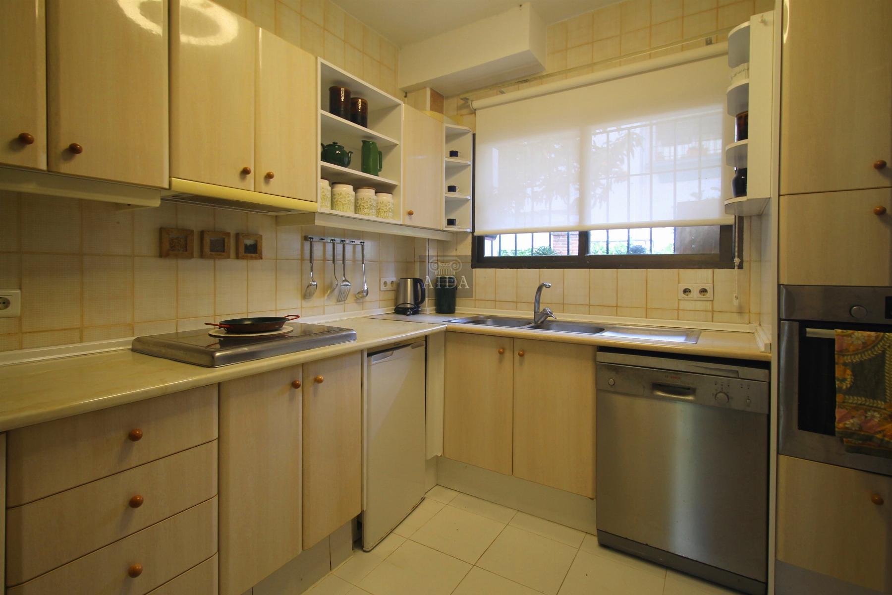 For sale of chalet in Estepona