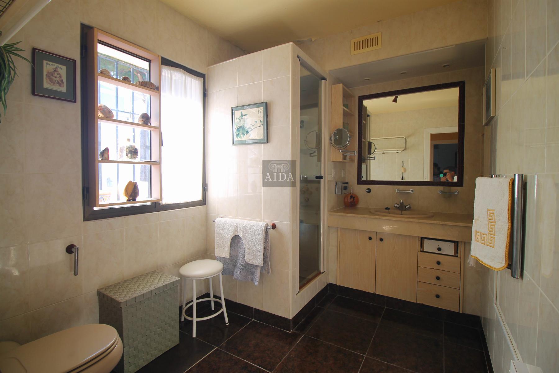 For sale of chalet in Estepona