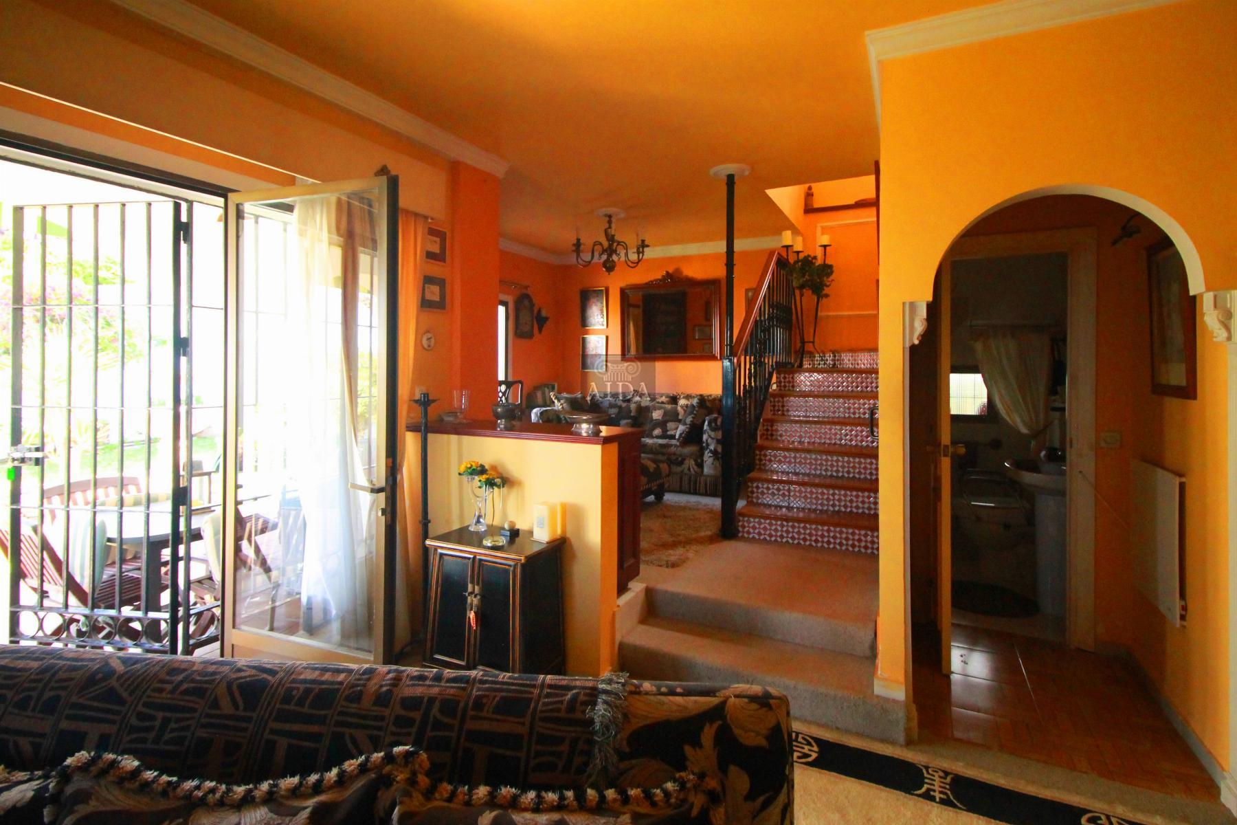 For sale of chalet in Estepona