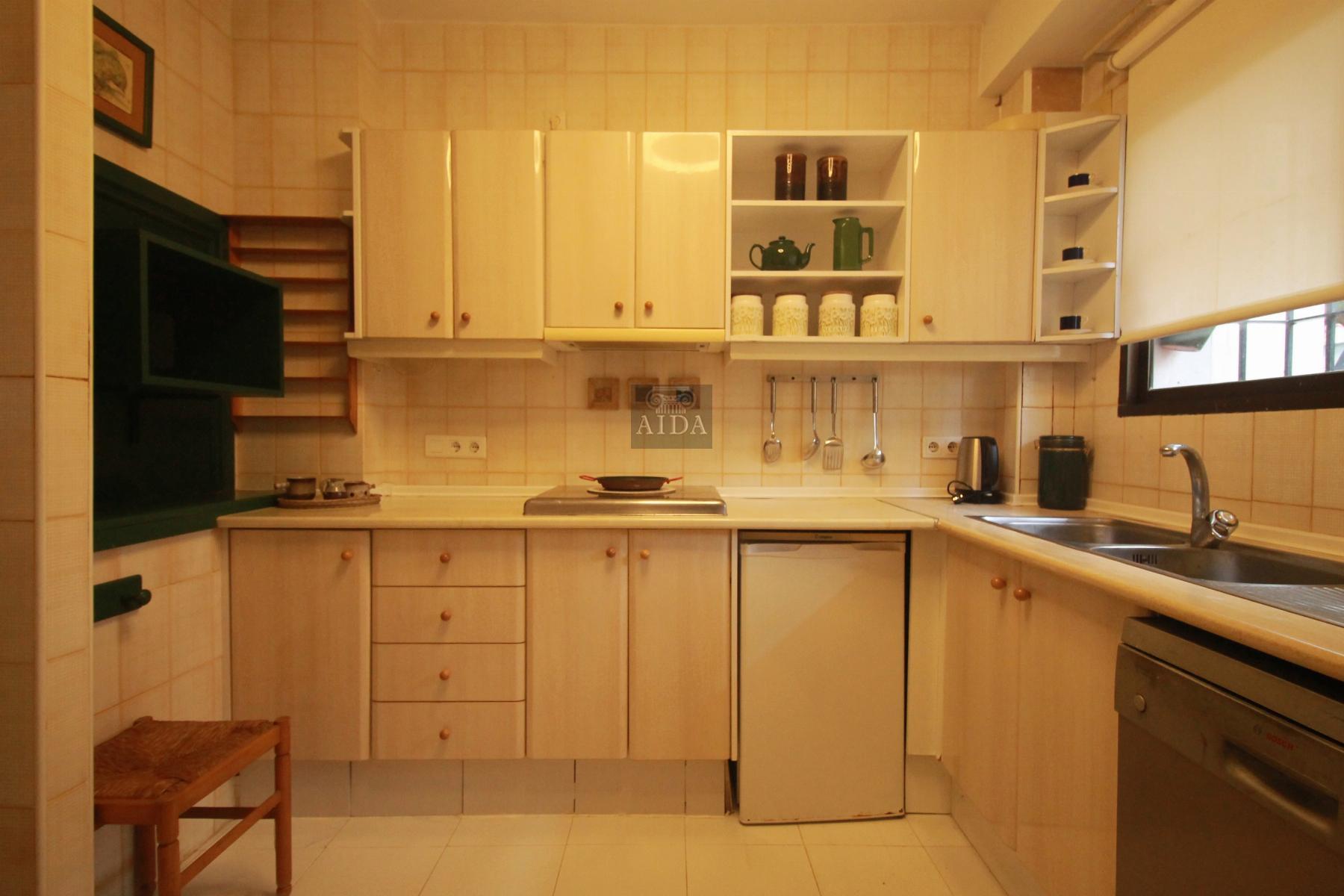 For sale of chalet in Estepona