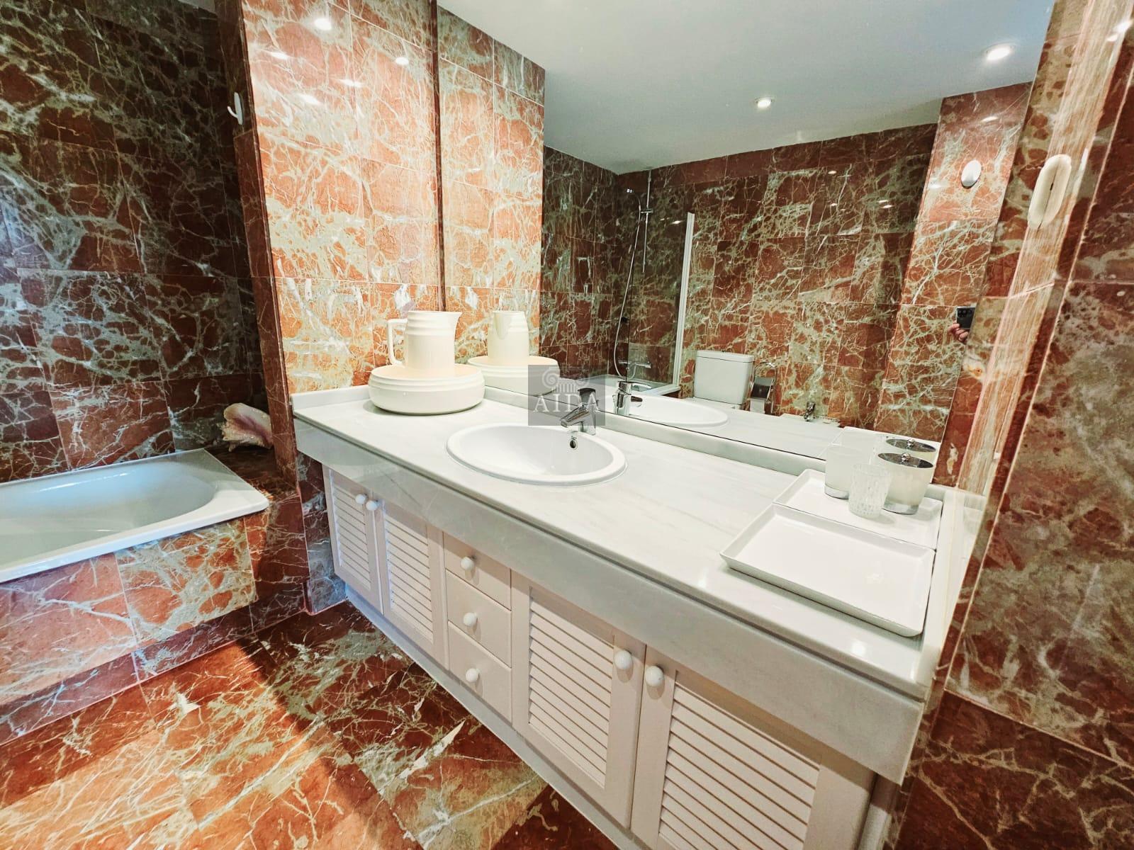 For sale of flat in Estepona