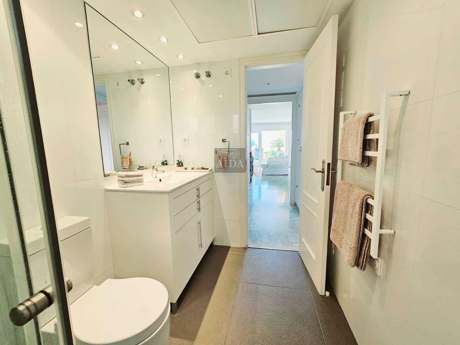 For sale of flat in Estepona