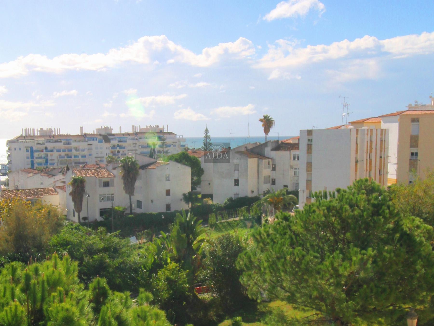 For sale of duplex in Estepona