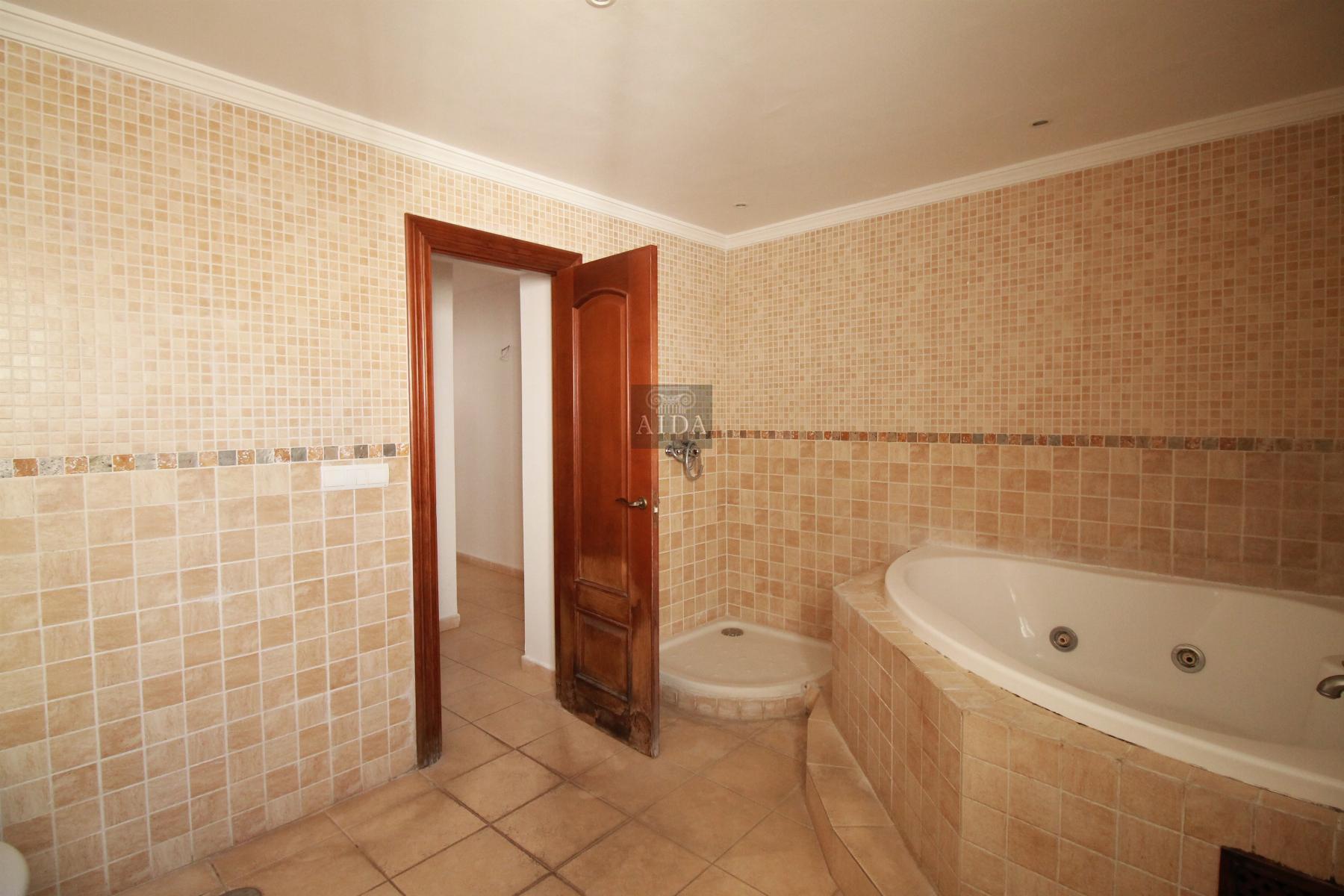 For sale of house in Estepona