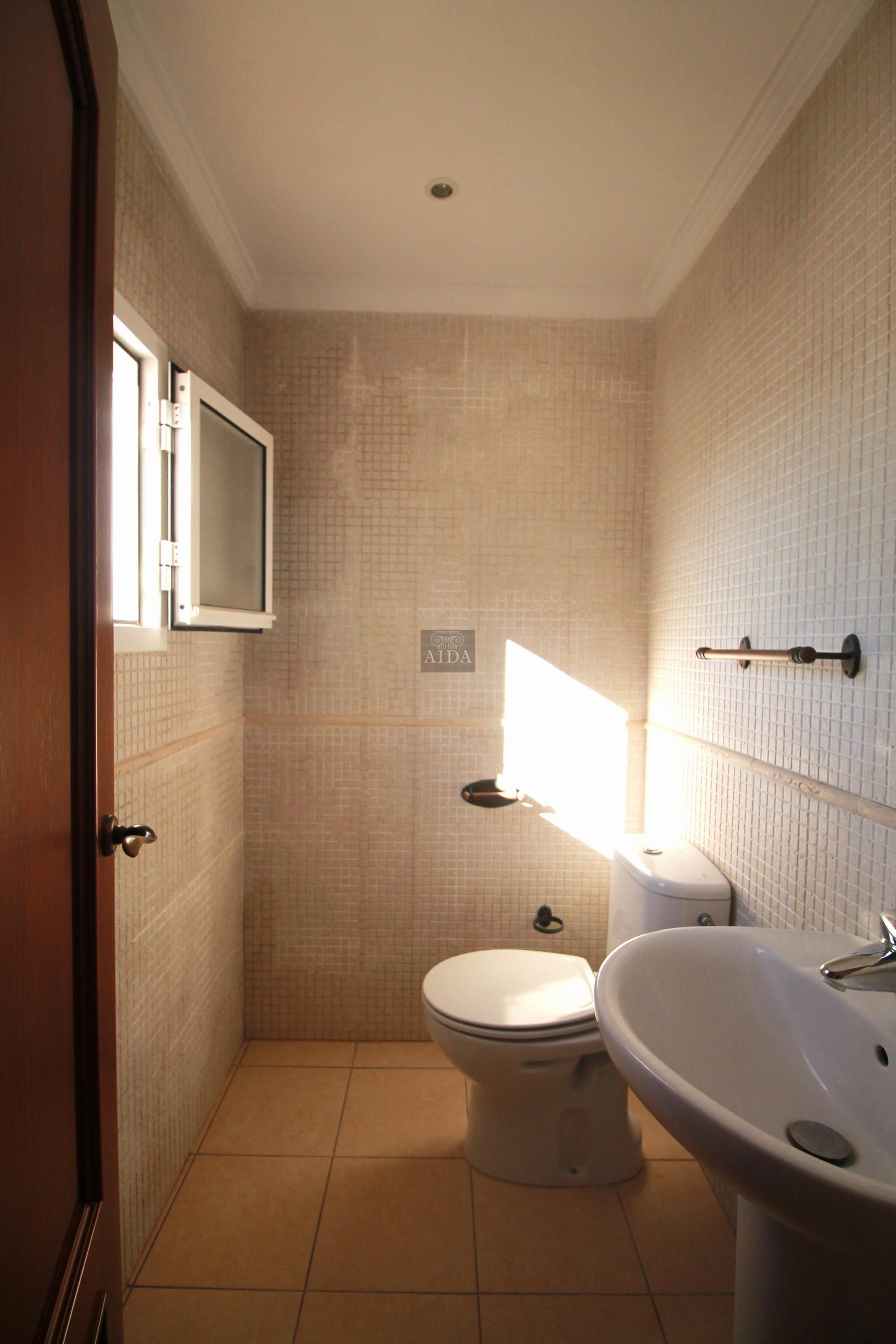 For sale of house in Estepona