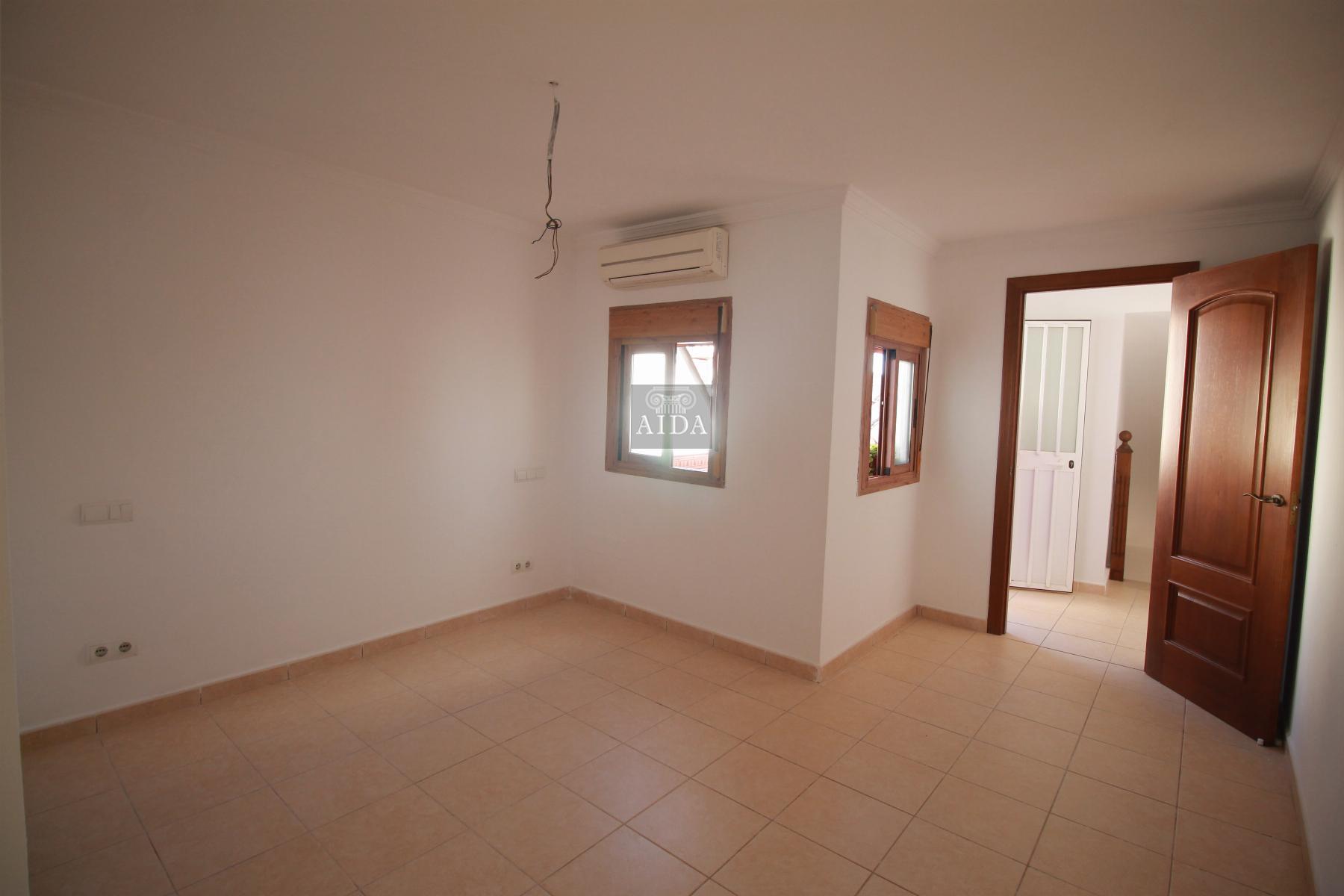 For sale of house in Estepona