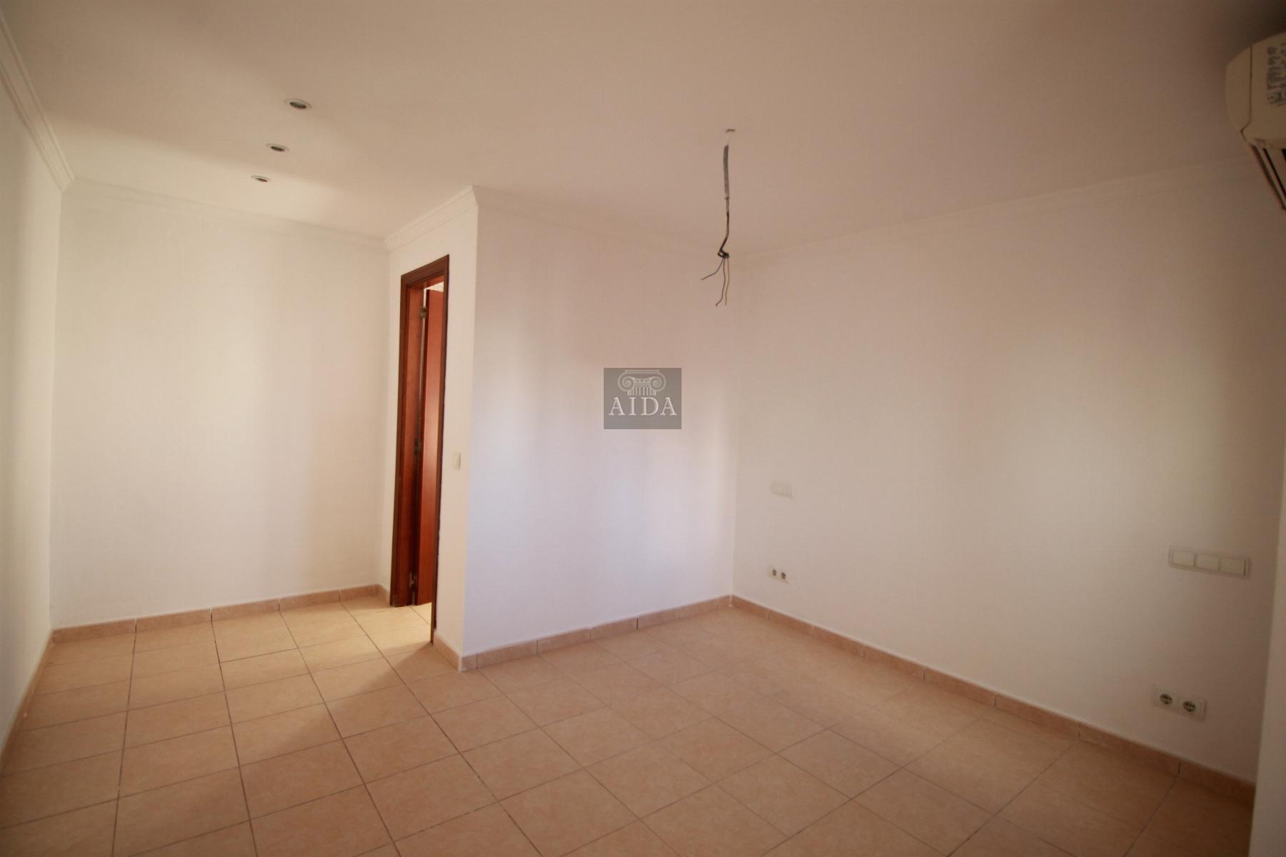 For sale of house in Estepona