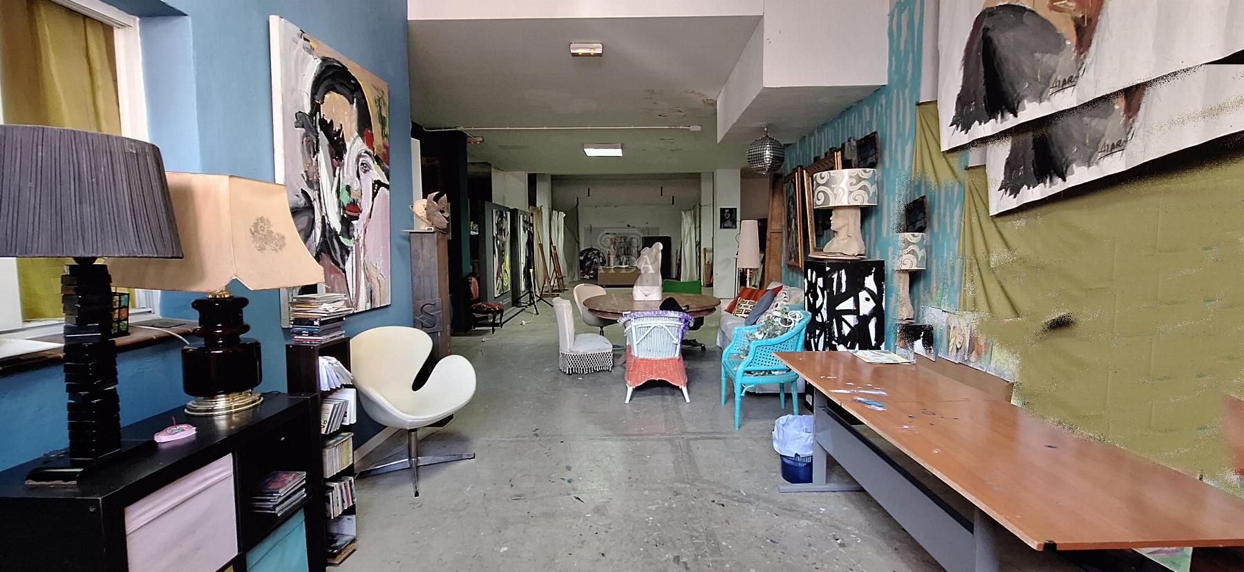 For sale of commercial in Estepona