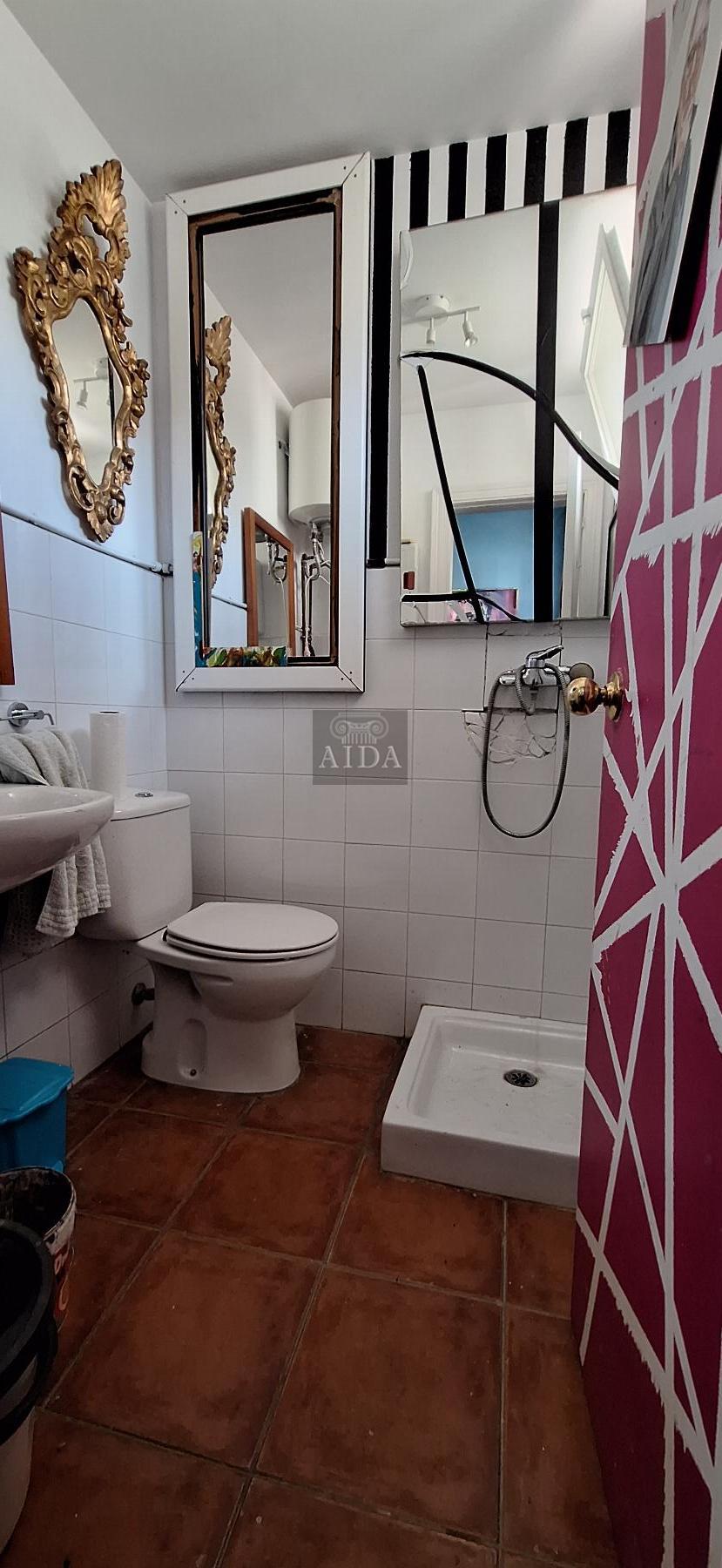 For sale of commercial in Estepona