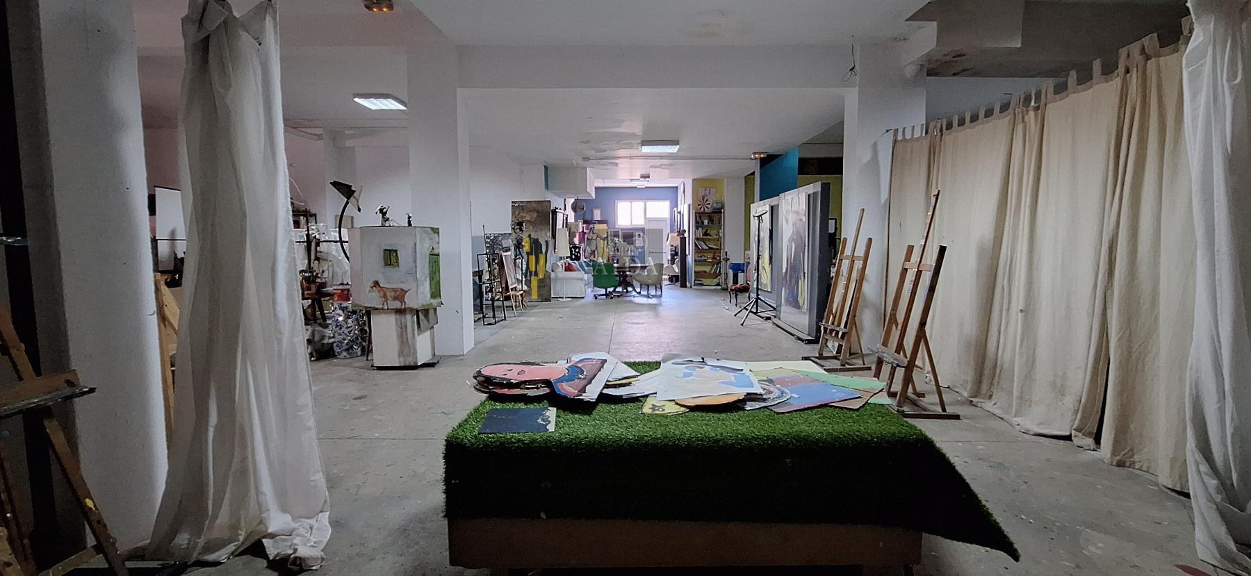For sale of commercial in Estepona
