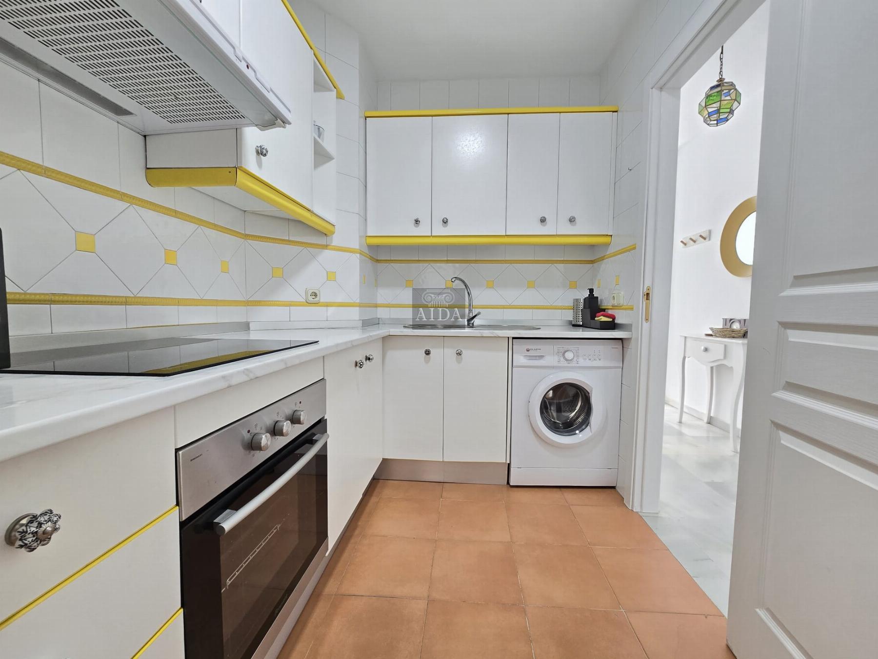 Venta de piso en Estepona