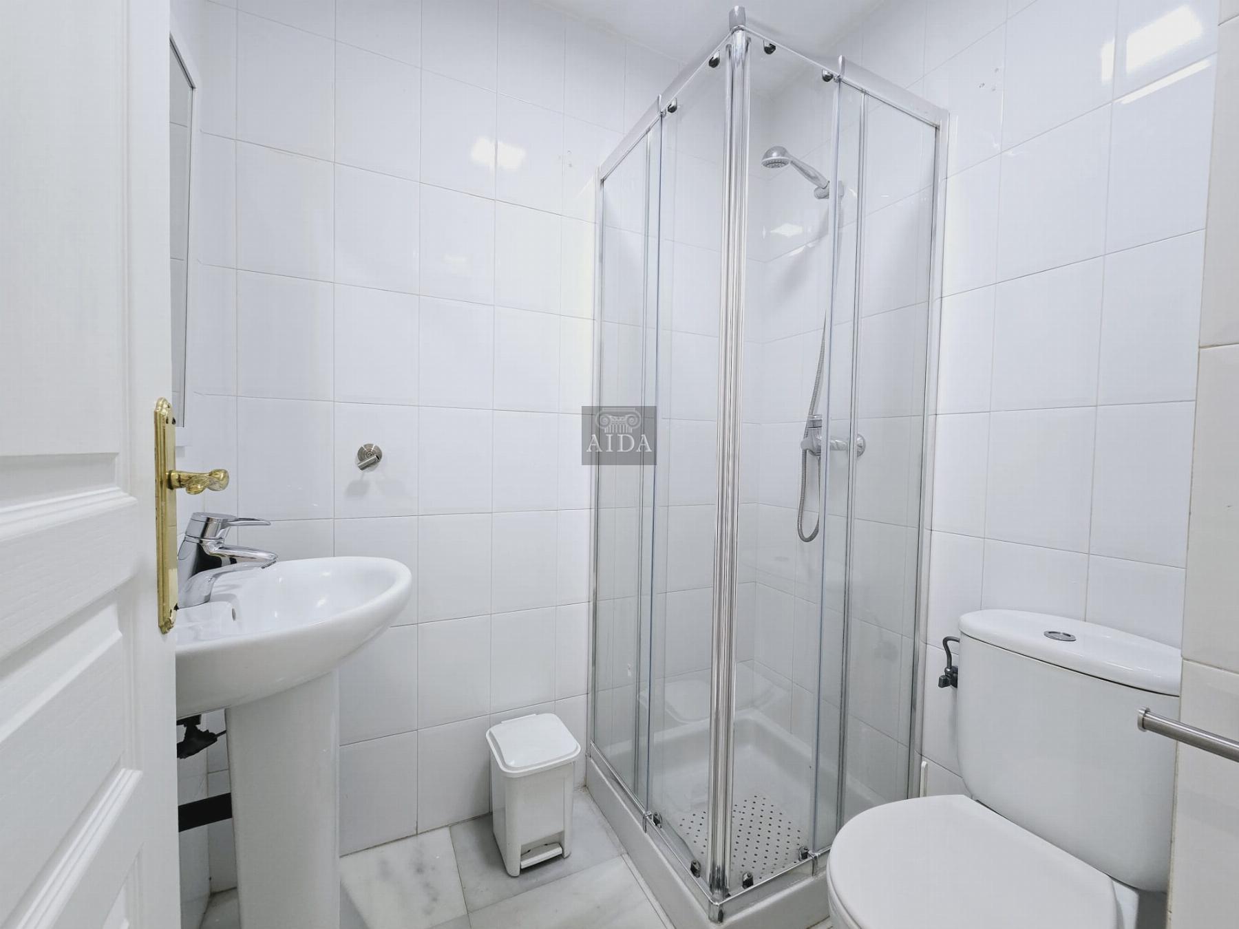 Venta de piso en Estepona