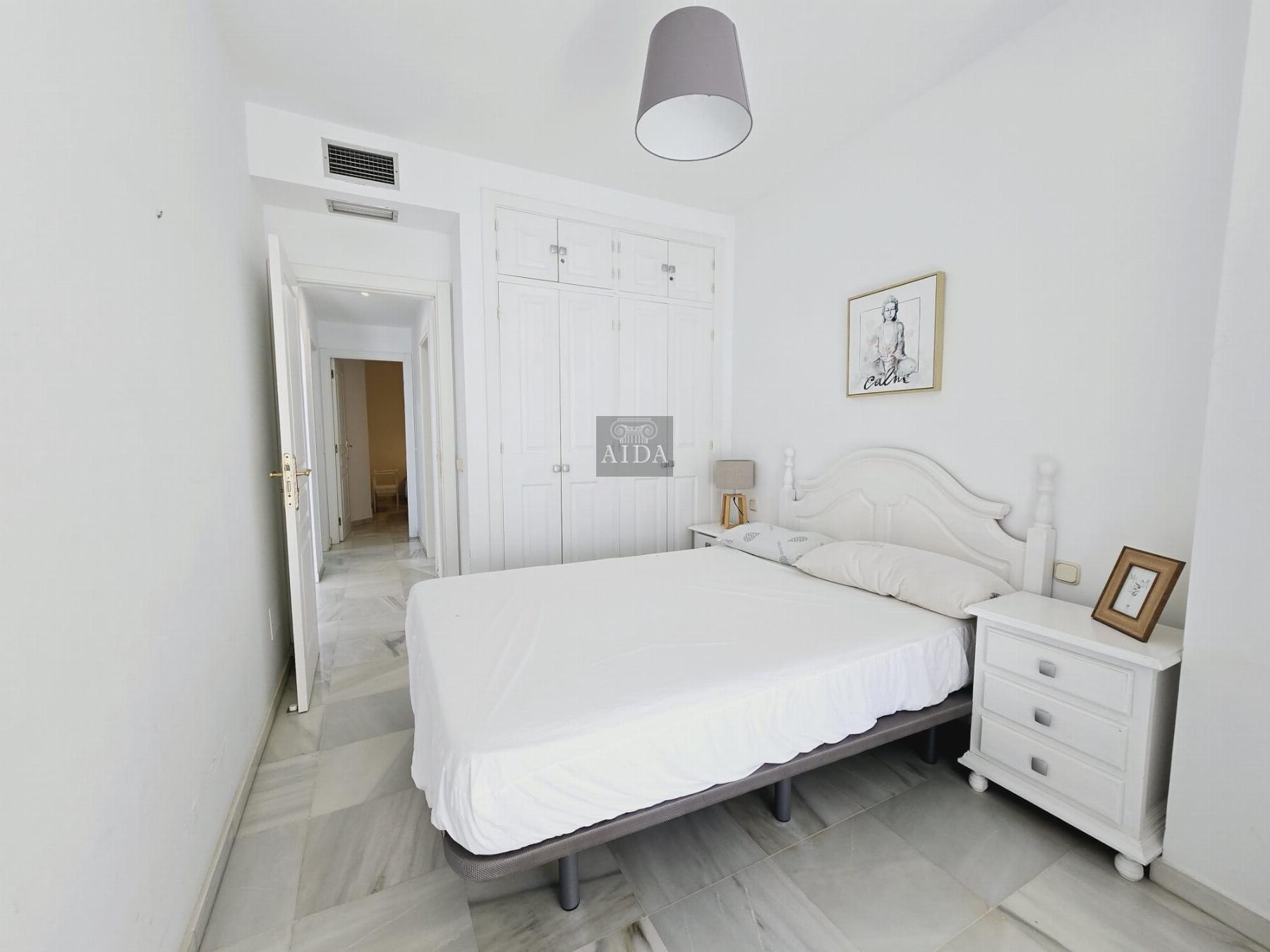 Venta de piso en Estepona