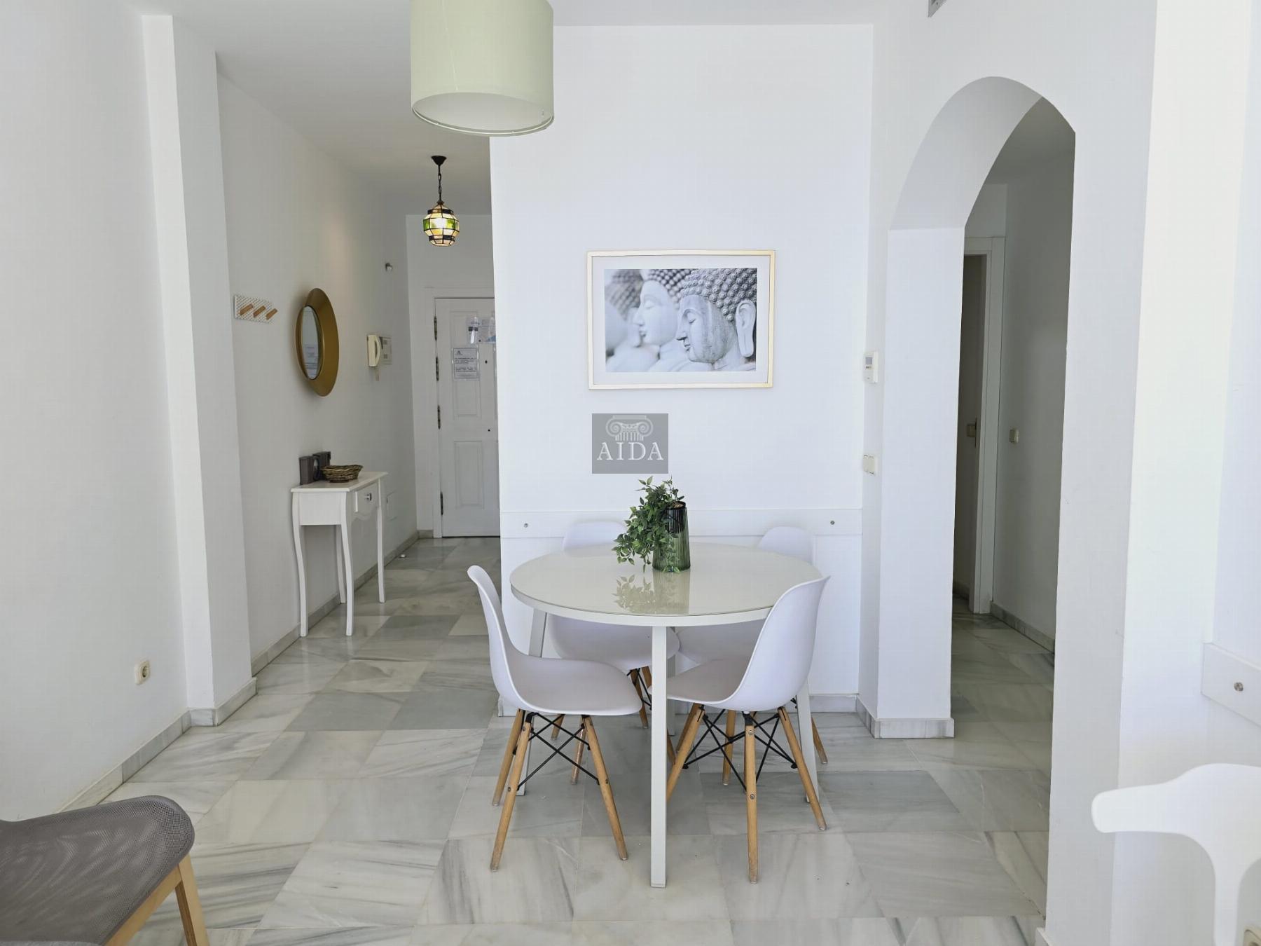 Venta de piso en Estepona