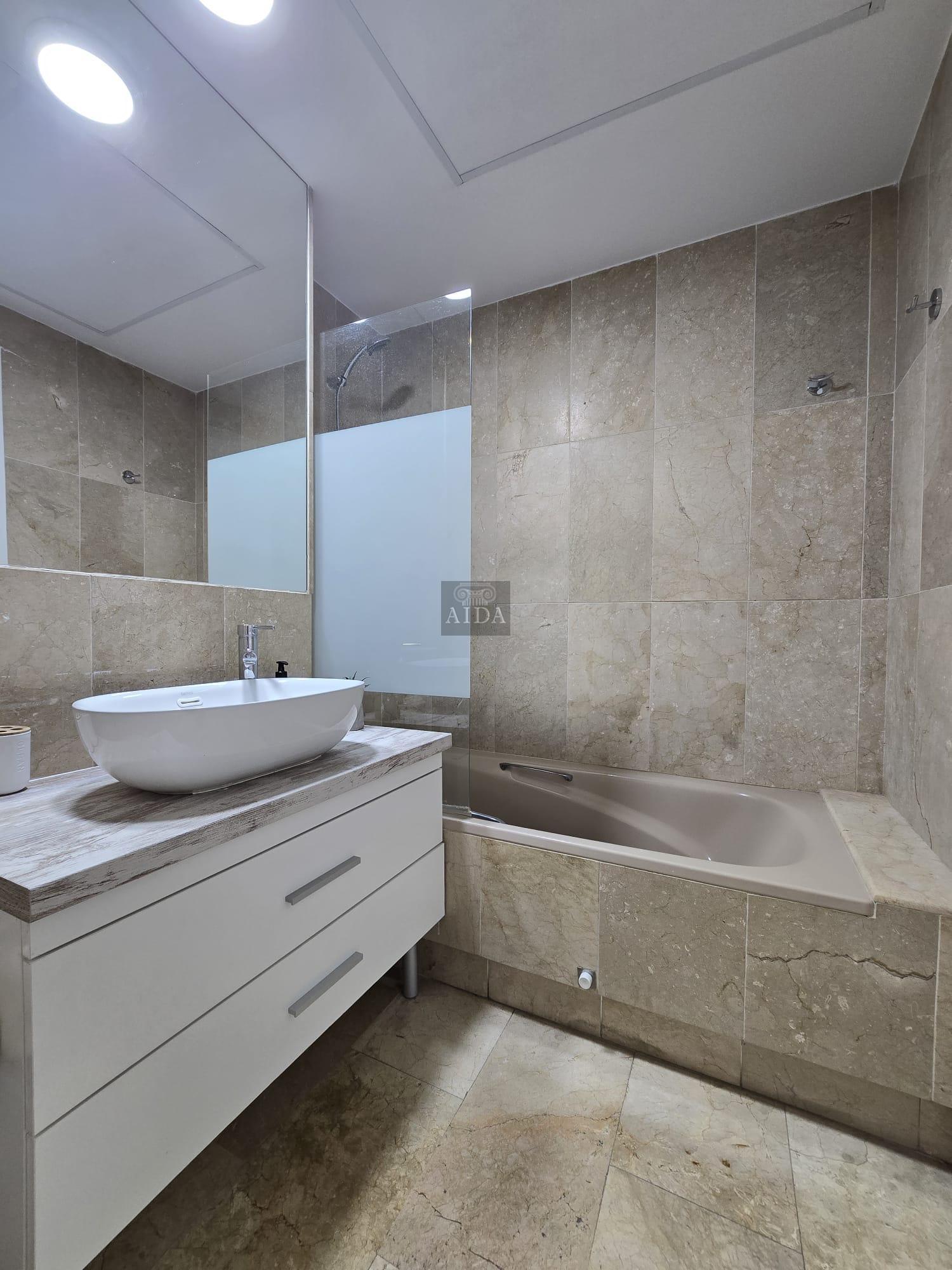 For sale of flat in Estepona