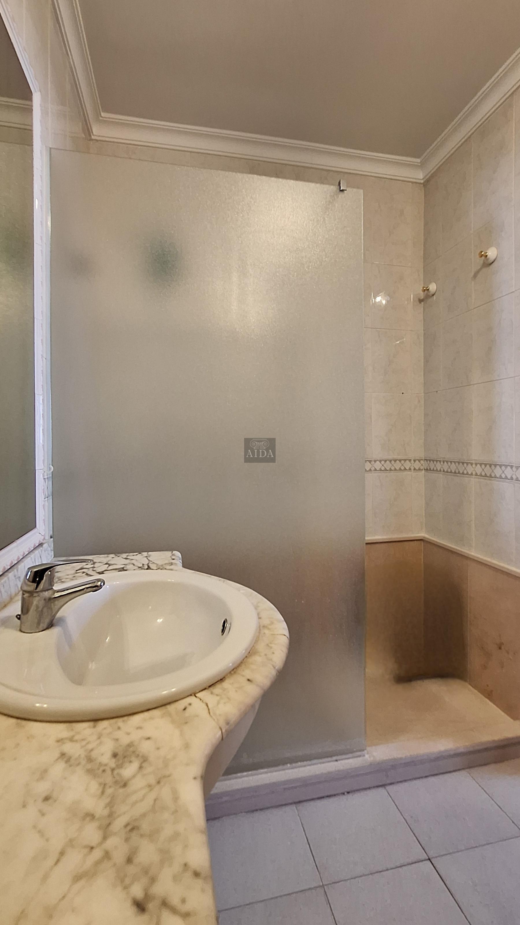 For sale of house in Estepona