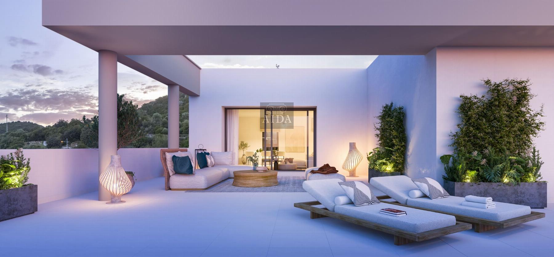 For sale of penthouse in Estepona