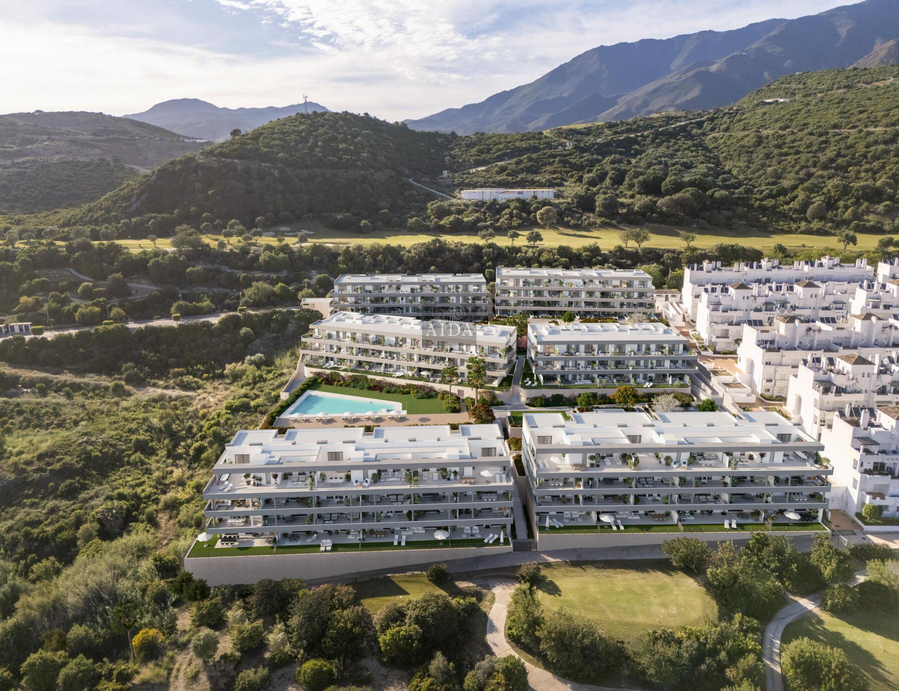 For sale of penthouse in Estepona