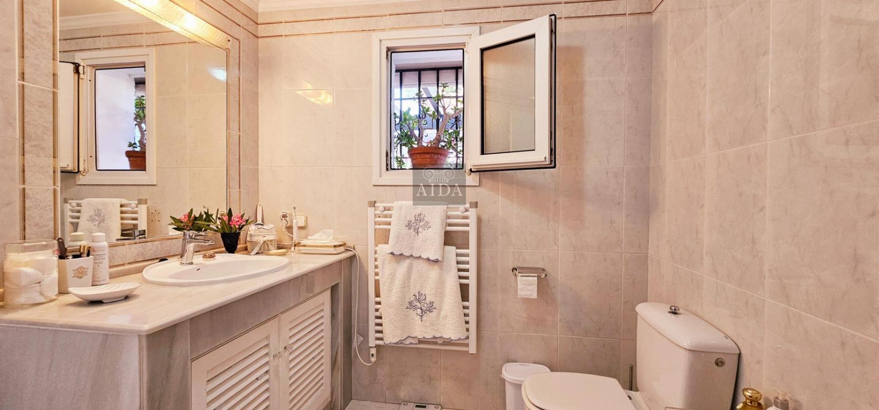 Venta de chalet en Estepona