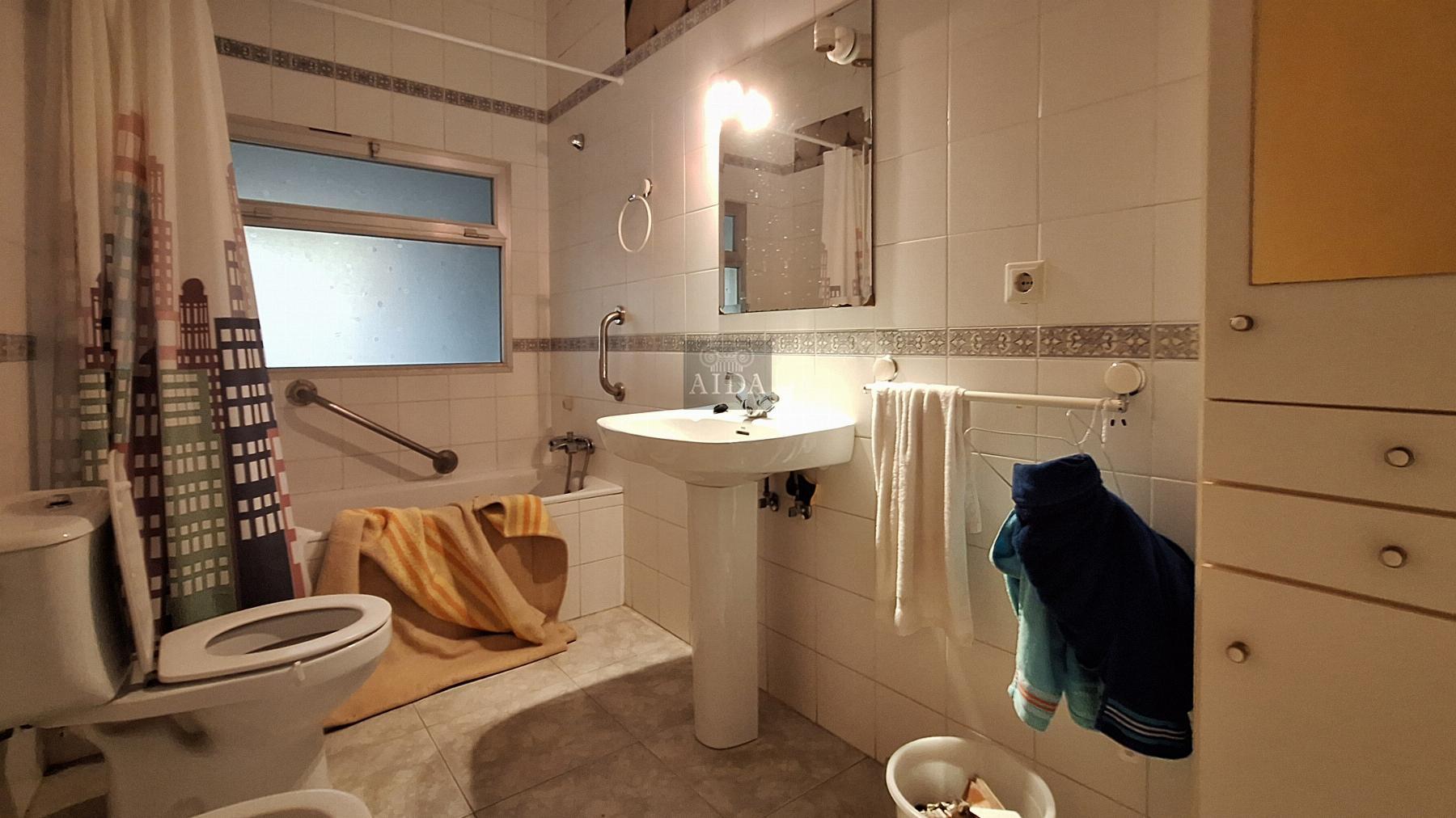 For sale of house in Estepona