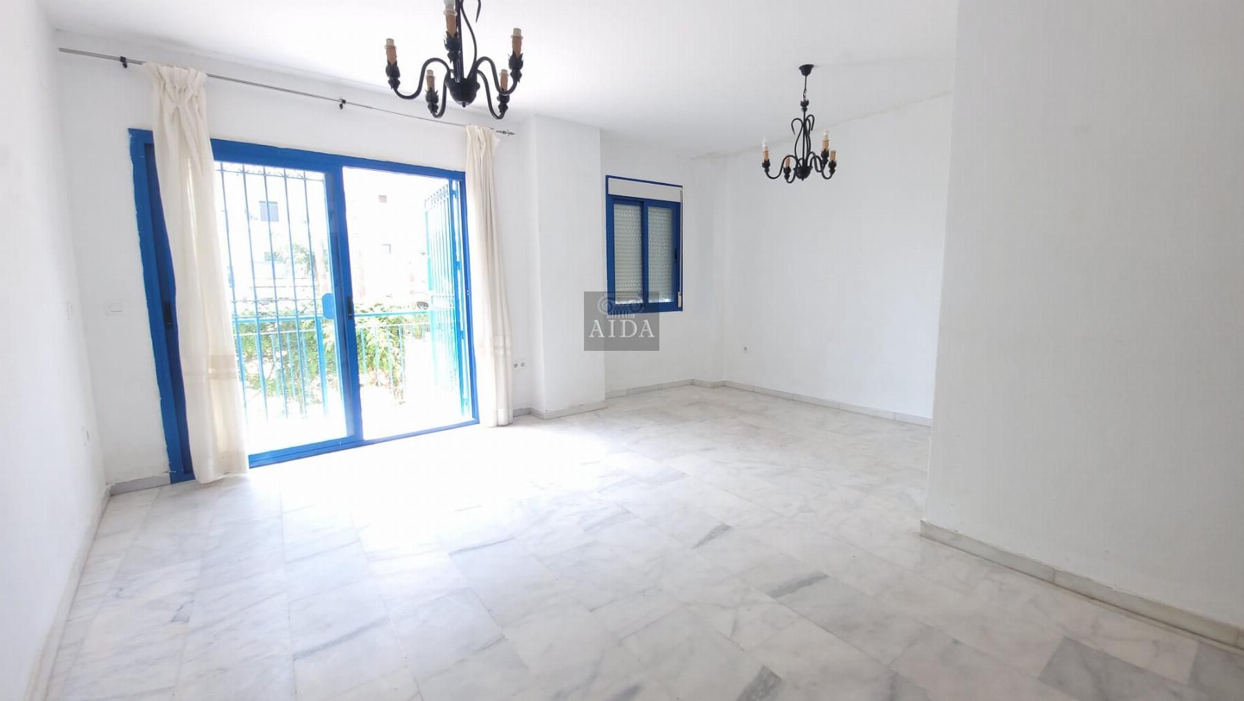 For sale of flat in Estepona