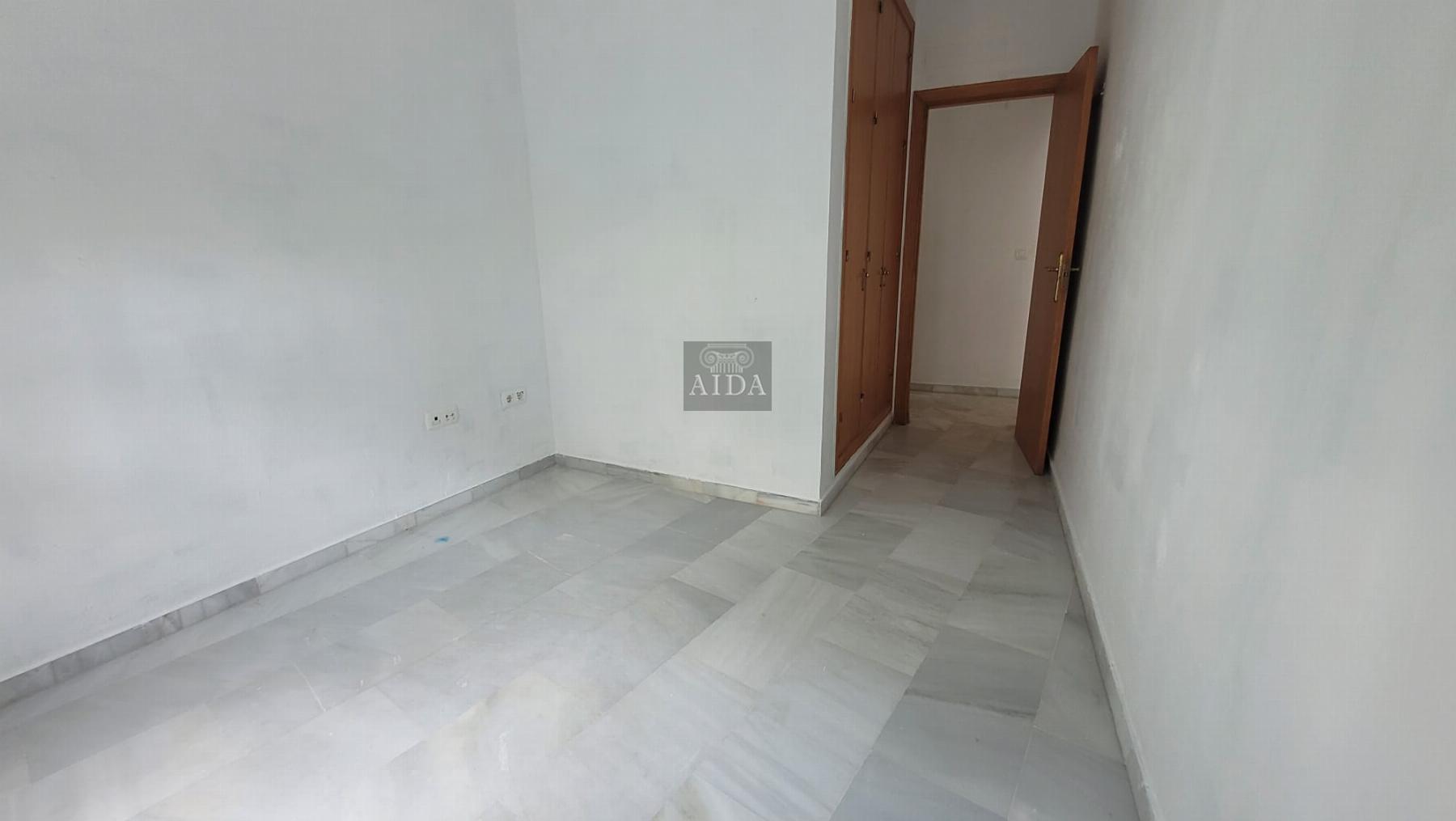 For sale of flat in Estepona