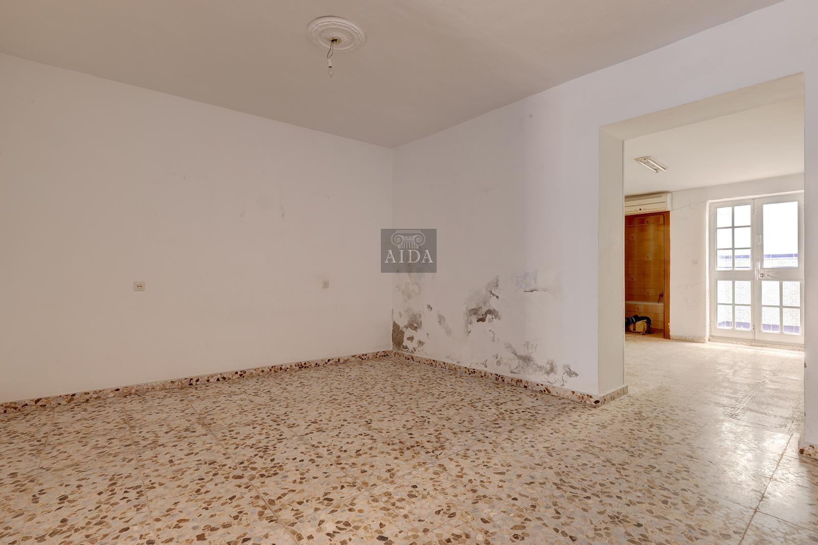 For sale of house in Estepona
