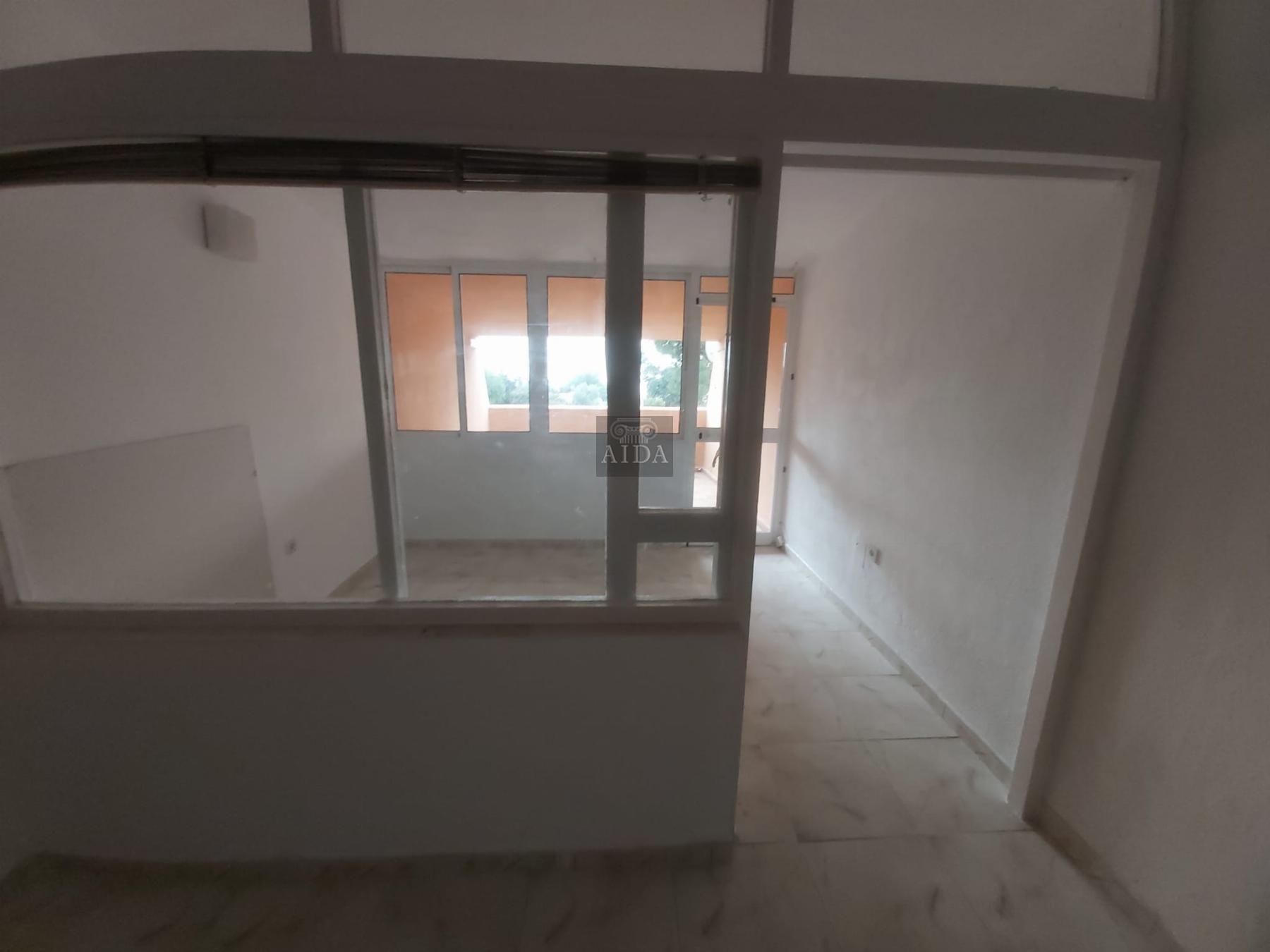 For sale of flat in Estepona