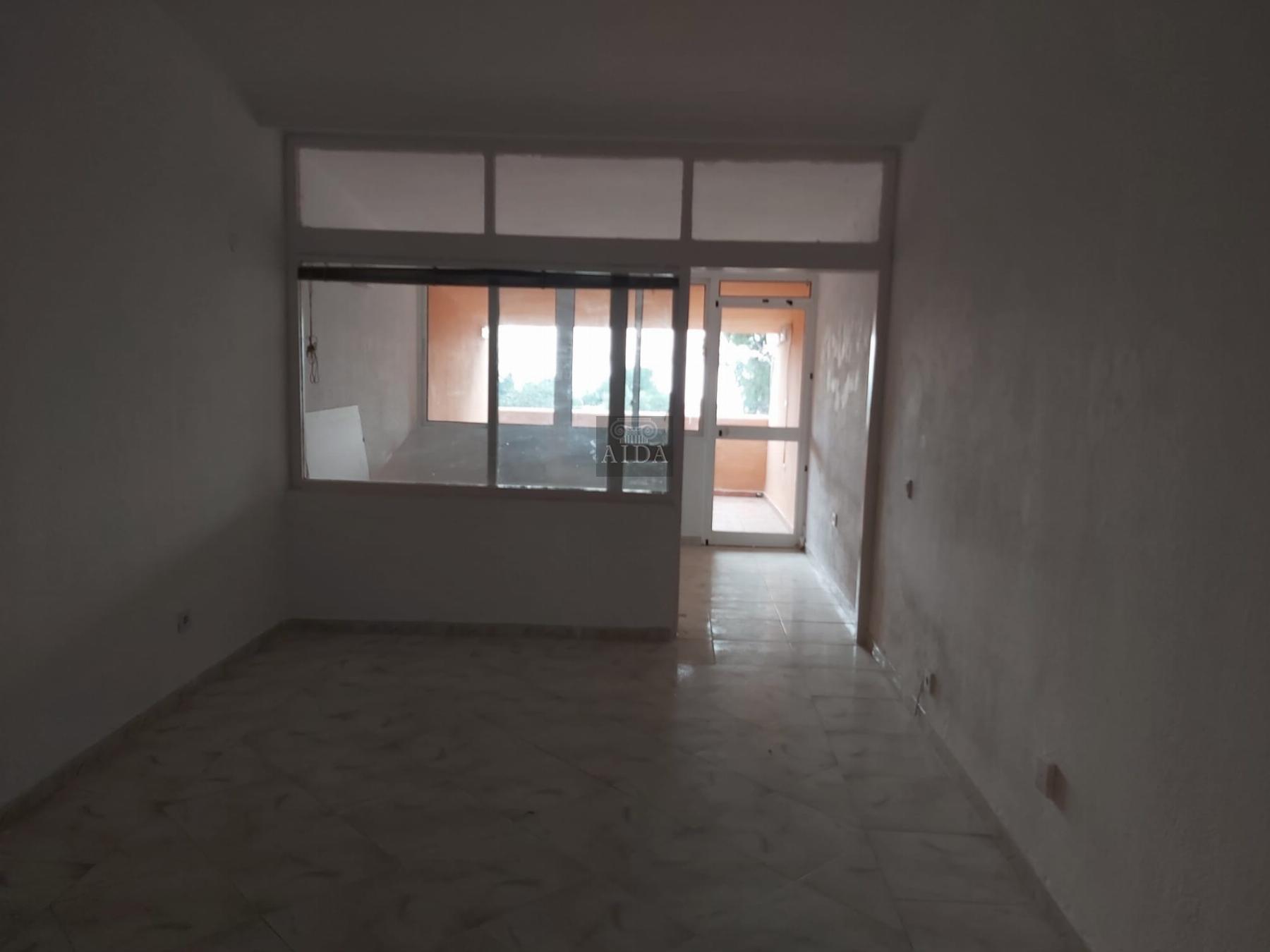 For sale of flat in Estepona