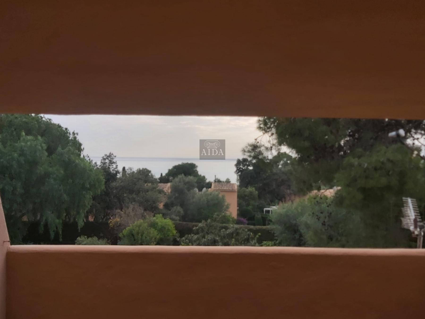 For sale of flat in Estepona