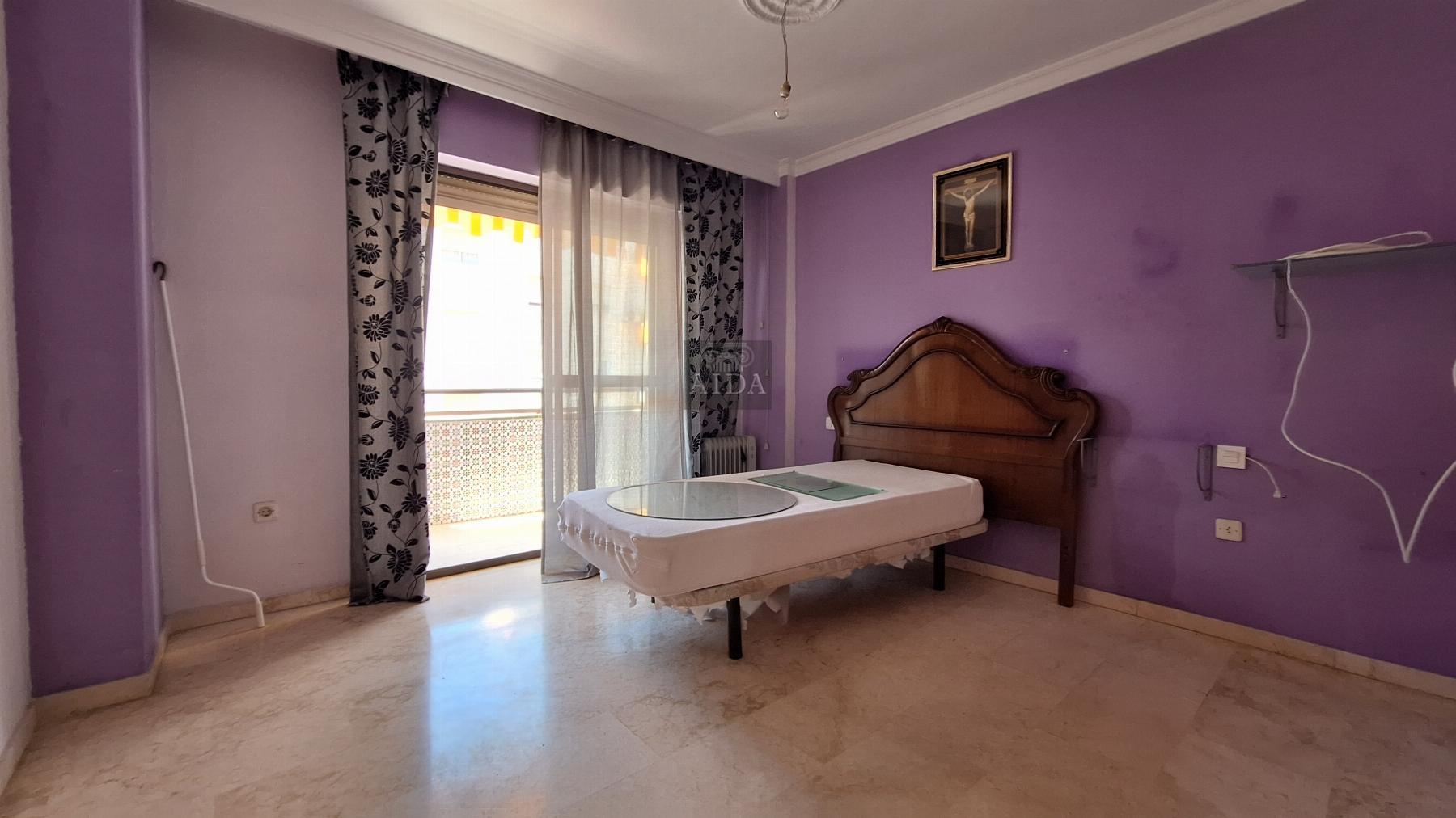 For sale of flat in Estepona