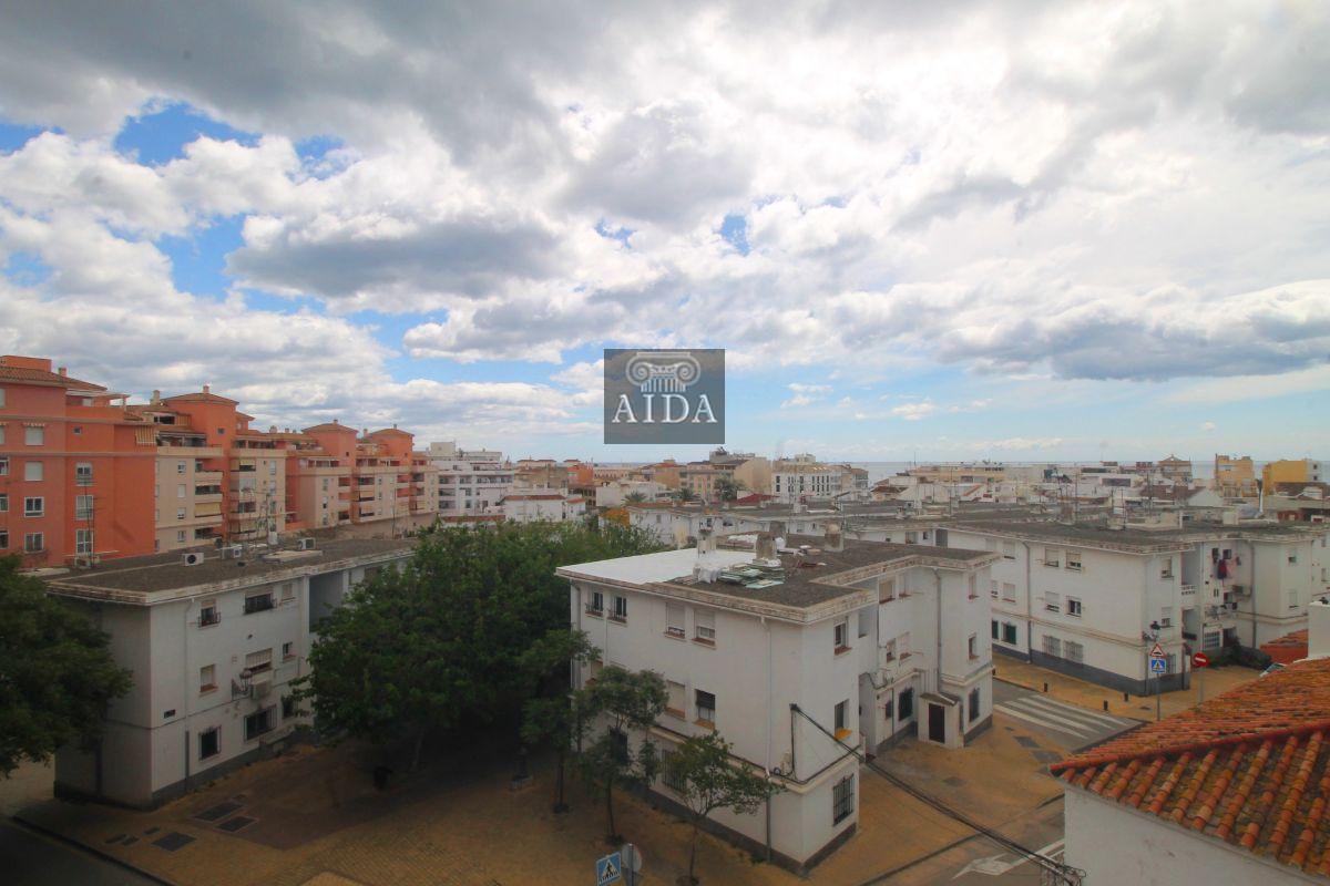Venta de piso en Estepona
