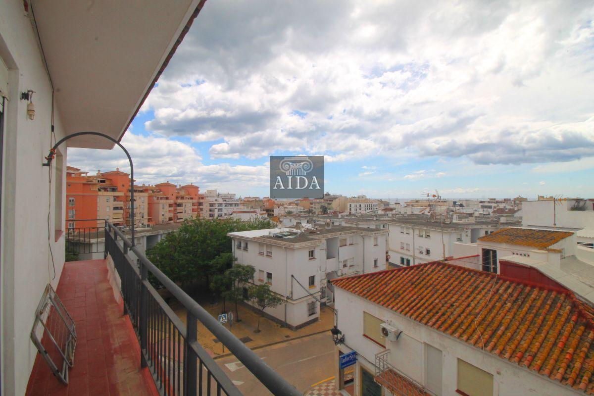 Venta de piso en Estepona