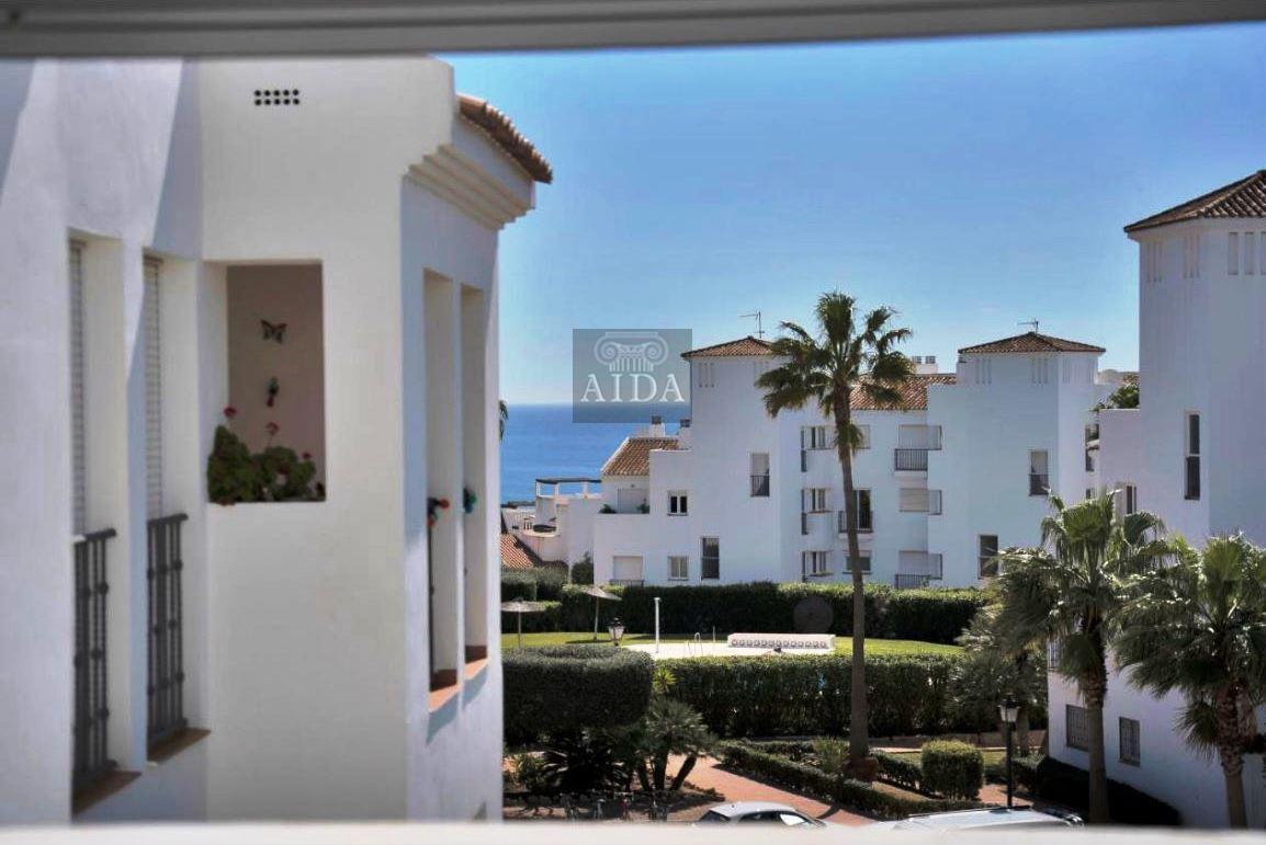 For sale of flat in Manilva