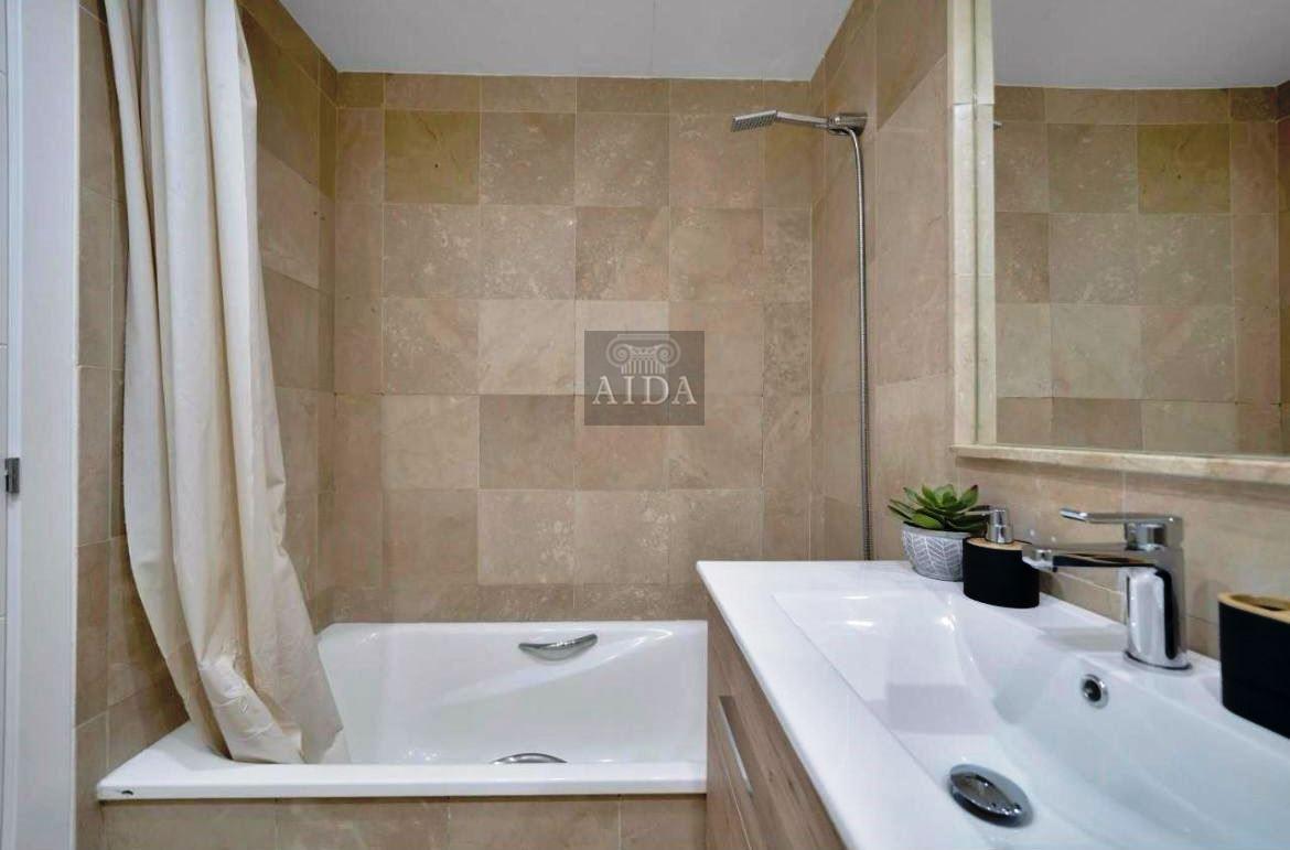 For sale of flat in Manilva