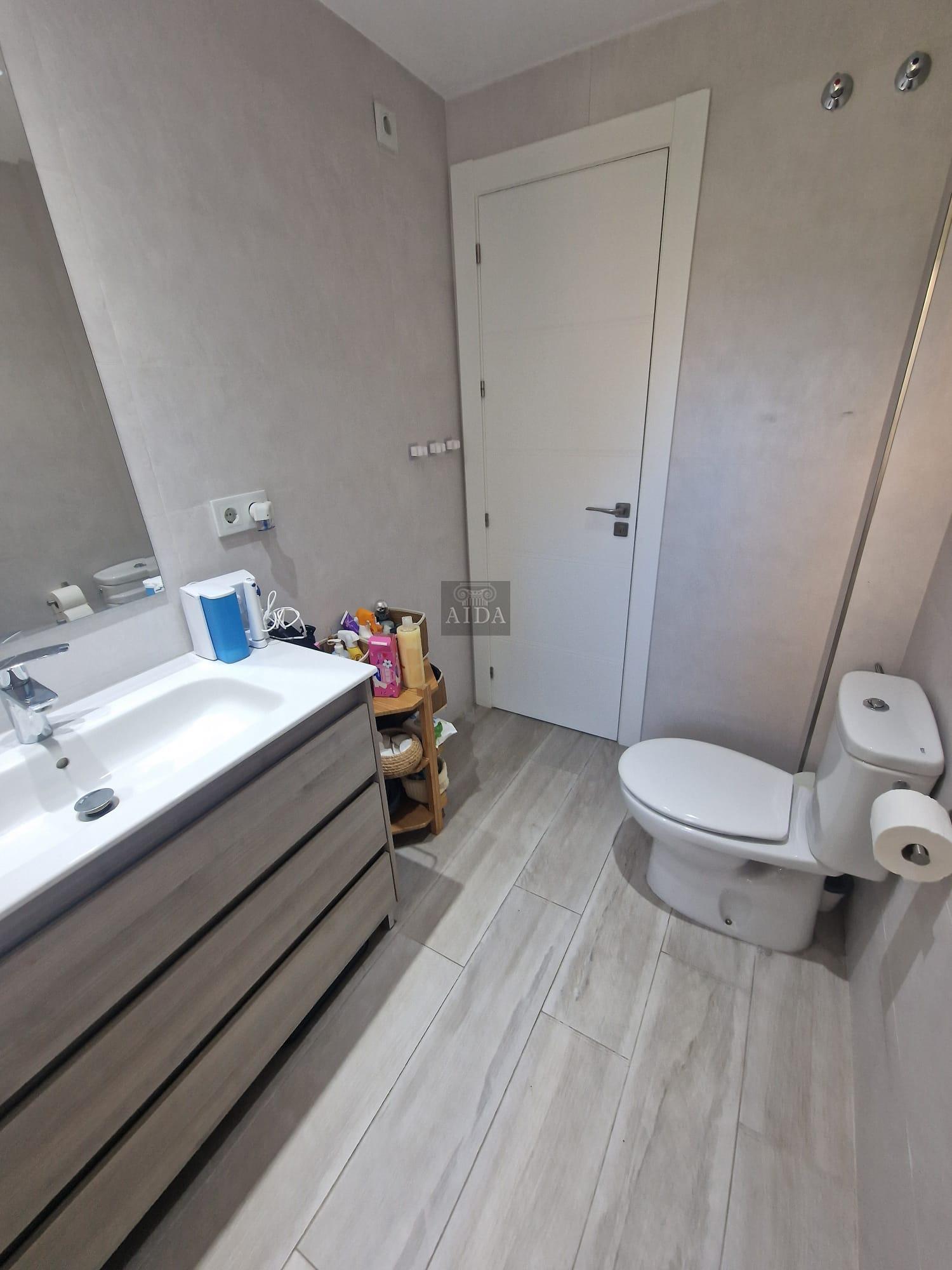 Venta de piso en Estepona