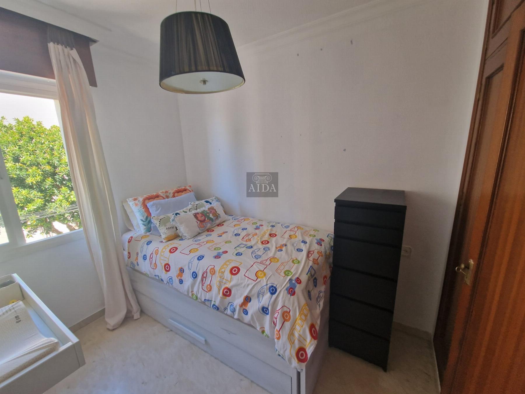 Venta de piso en Estepona